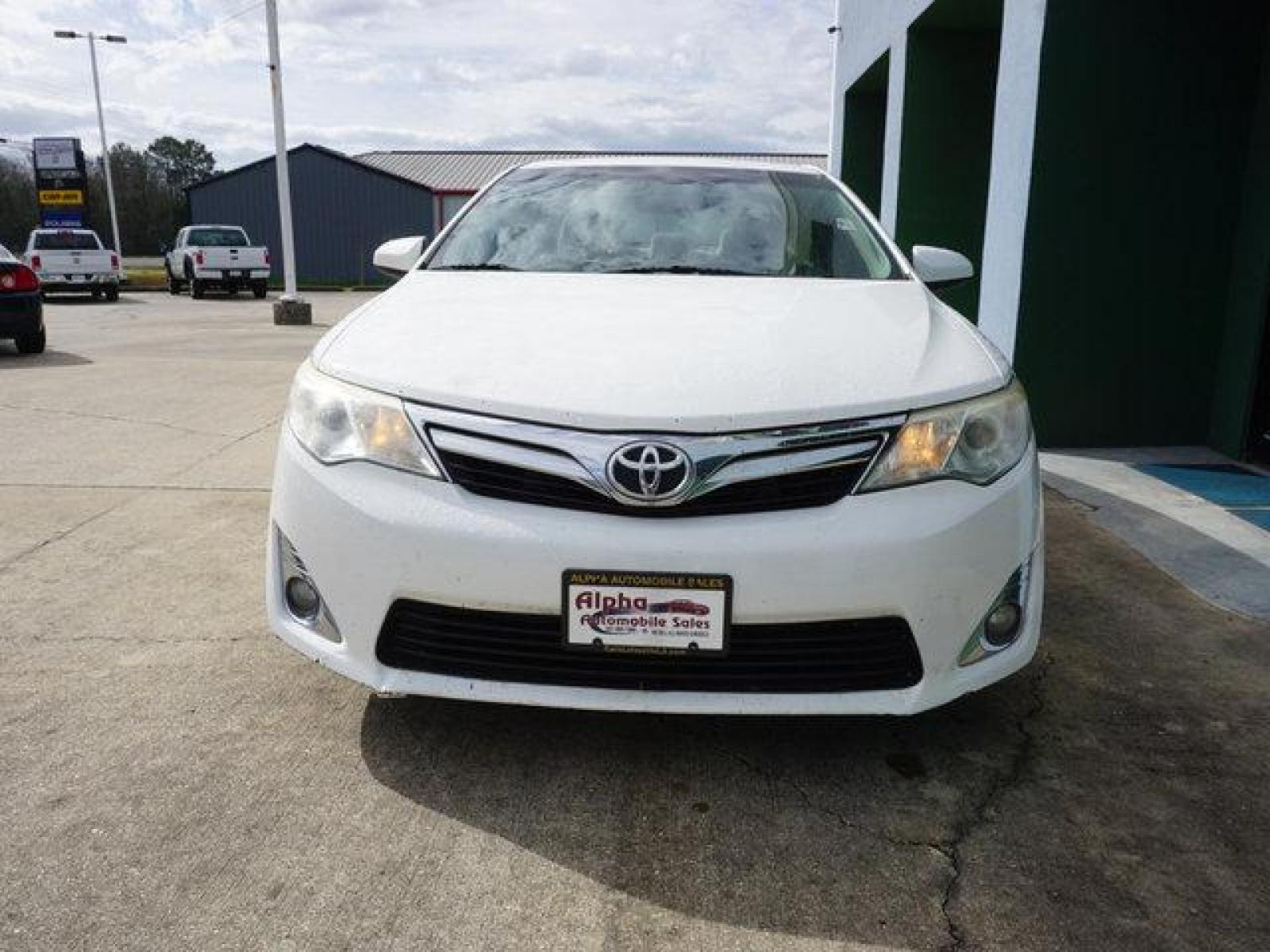 2014 White Toyota Camry (4T4BF1FK0ER) with an 2.5L 4Cyl engine, Automatic transmission, located at 6904 Johnston St., Lafayette, LA, 70503, (337) 988-1960, 30.143589, -92.100601 - Prices are subject to change as improvements done by the service dept. Prices are for Cash sales only, Plus TTL. This Vehicle is Serviced well and Warranties Available too. Easy Financing. Drives Great and everything works. Price subject to change as improvements done by the service dept. Easy CR - Photo #4