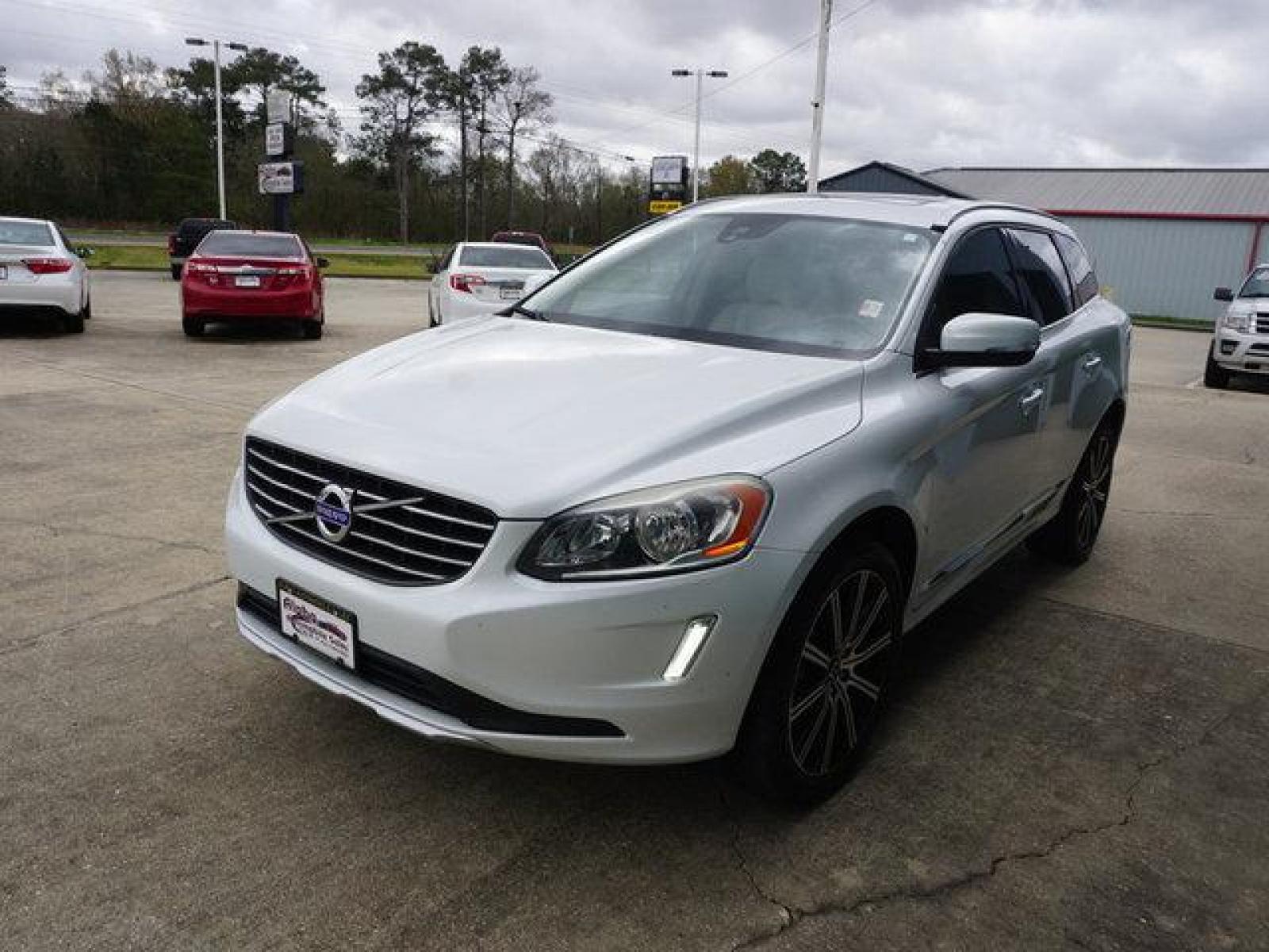 2014 White Volvo XC60 (YV4902DZ8E2) with an 3.0L 6 Cyl engine, Automatic transmission, located at 6904 Johnston St., Lafayette, LA, 70503, (337) 988-1960, 30.143589, -92.100601 - Prices are subject to change as improvements done by the service dept. Prices are for Cash sales only, Plus TTL. This Vehicle is Serviced well and Warranties Available too. Easy Financing. Drives Great and everything works. Price subject to change as improvements done by the service dept. Easy CR - Photo #4