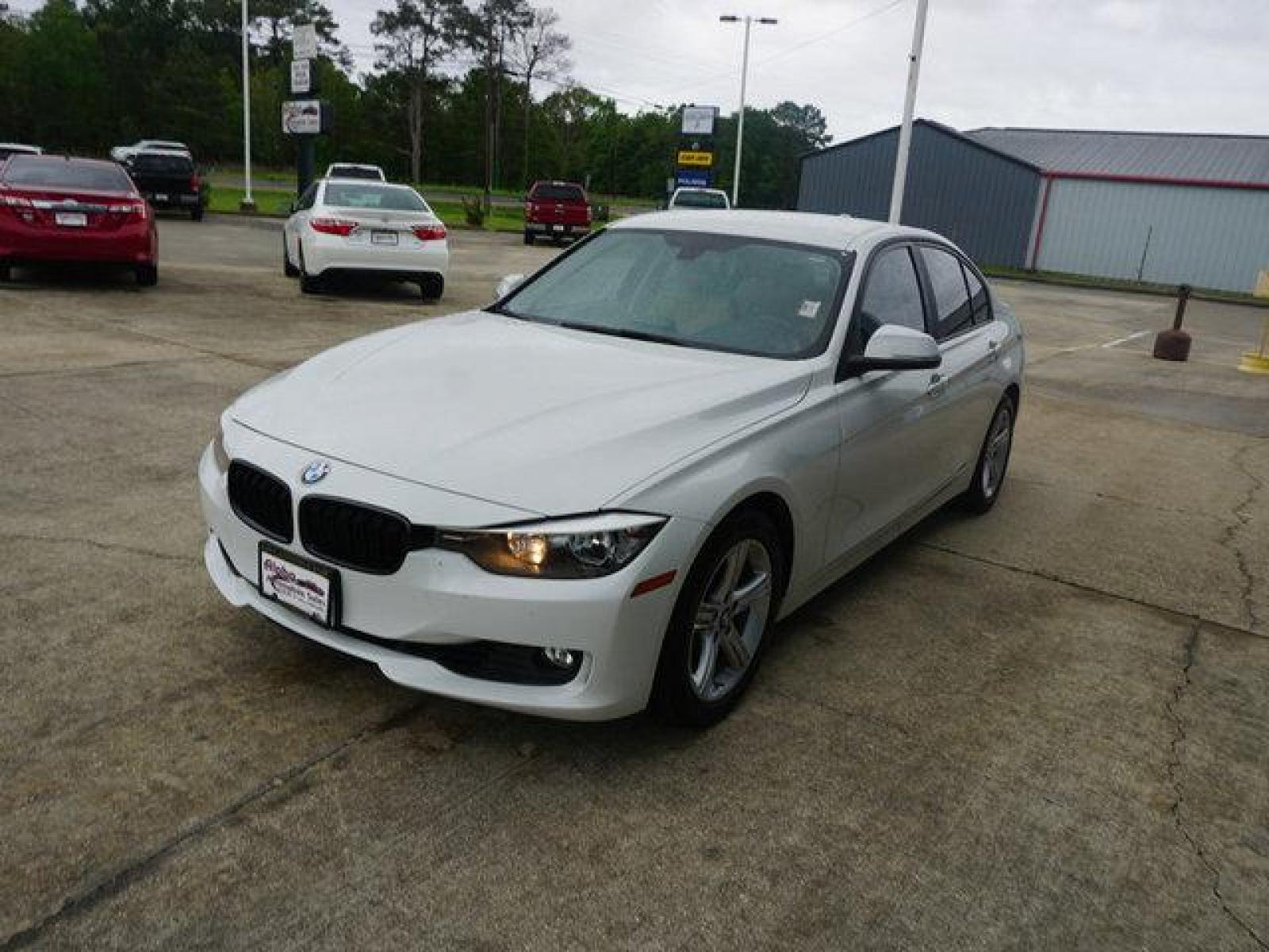 2014 White BMW 3 Series (WBA3C1C57EK) with an 2.0L 4Cyl Turbo engine, 8 Spd Automatic transmission, located at 6904 Johnston St., Lafayette, LA, 70503, (337) 988-1960, 30.143589, -92.100601 - Prices are subject to change as improvements done by the service dept. Prices are for Cash sales only, Plus TTL. This Vehicle is Serviced well and Warranties Available too. Easy Financing. Drives Great and everything works. Price subject to change as improvements done by the service dept. Easy CR - Photo #4