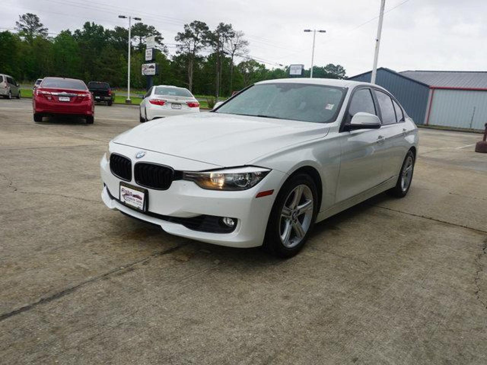 2014 White BMW 3 Series (WBA3C1C57EK) with an 2.0L 4Cyl Turbo engine, 8 Spd Automatic transmission, located at 6904 Johnston St., Lafayette, LA, 70503, (337) 988-1960, 30.143589, -92.100601 - Prices are subject to change as improvements done by the service dept. Prices are for Cash sales only, Plus TTL. This Vehicle is Serviced well and Warranties Available too. Easy Financing. Drives Great and everything works. Price subject to change as improvements done by the service dept. Easy CR - Photo #5