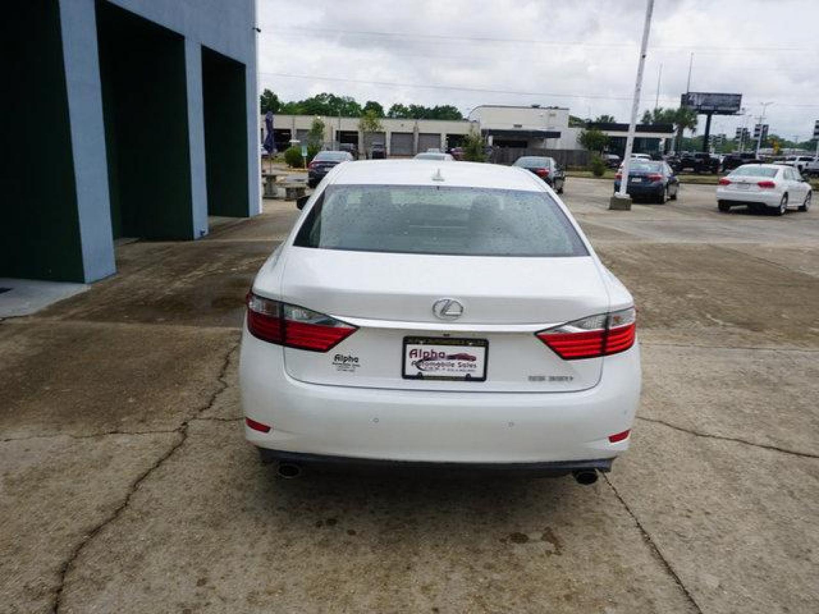 2013 White Lexus ES350 (JTHBK1GG9D2) with an 3.5L V6 engine, Automatic transmission, located at 6904 Johnston St., Lafayette, LA, 70503, (337) 988-1960, 30.143589, -92.100601 - Prices are subject to change as improvements done by the service dept. Prices are for Cash sales only, Plus TTL. This Vehicle is Serviced well and Warranties Available too. Easy Financing. Drives Great and everything works. Price subject to change as improvements done by the service dept. Easy CR - Photo #9
