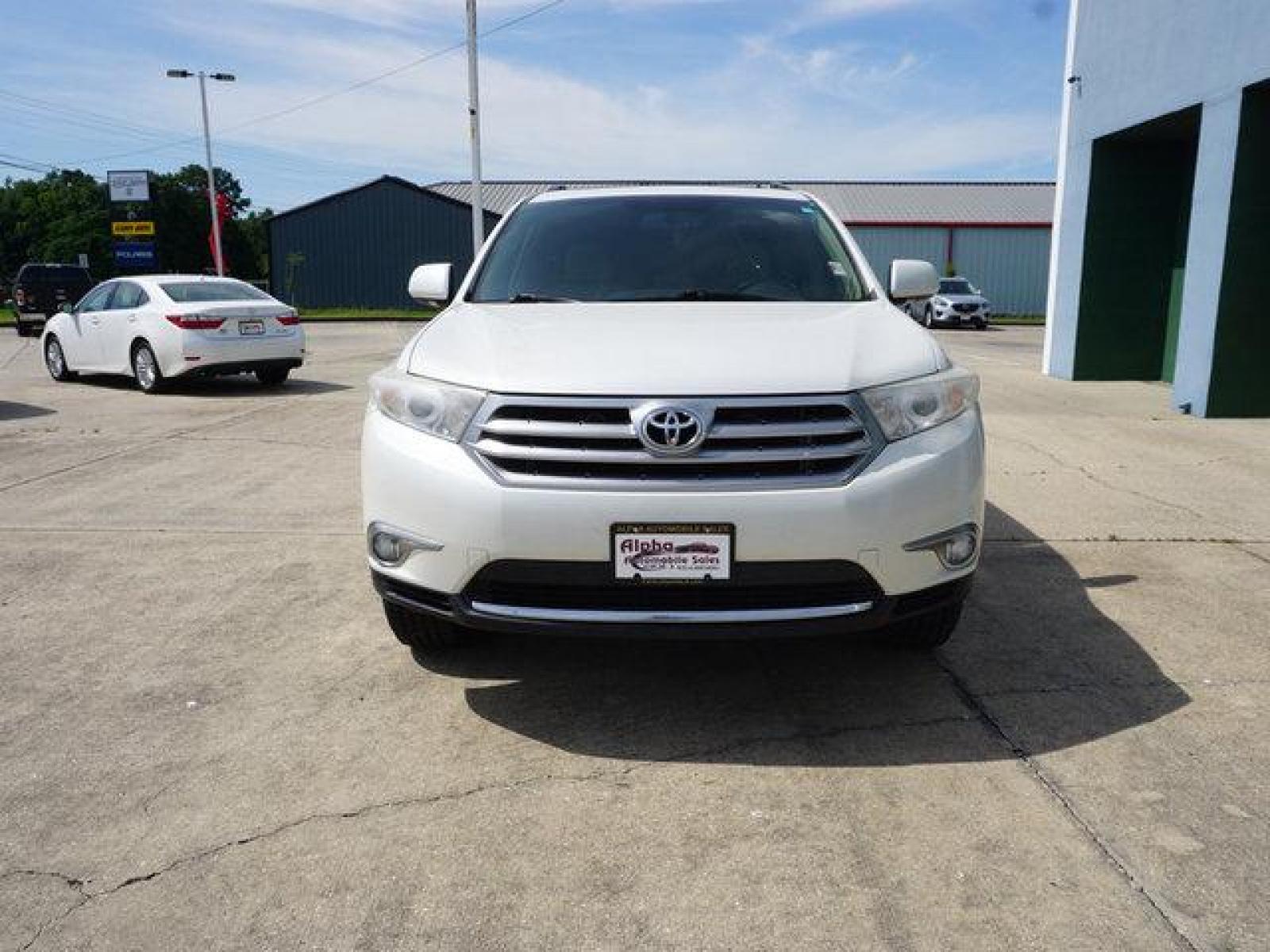 2012 White Toyota Highlander (5TDYK3EH8CS) with an 3.5L V6 engine, Automatic transmission, located at 6904 Johnston St., Lafayette, LA, 70503, (337) 988-1960, 30.143589, -92.100601 - Nice ride with a third 3rd row seating Prices are subject to change as improvements done by the service dept. Prices are for Cash sales only, Plus TTL. This Vehicle is Serviced well and Warranties Available too. Easy Financing. Drives Great and everything works. Price subject to change as improv - Photo #3
