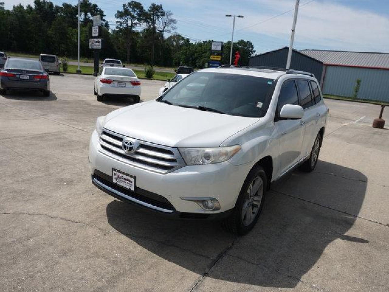 2012 White Toyota Highlander (5TDYK3EH8CS) with an 3.5L V6 engine, Automatic transmission, located at 6904 Johnston St., Lafayette, LA, 70503, (337) 988-1960, 30.143589, -92.100601 - Nice ride with a third 3rd row seating Prices are subject to change as improvements done by the service dept. Prices are for Cash sales only, Plus TTL. This Vehicle is Serviced well and Warranties Available too. Easy Financing. Drives Great and everything works. Price subject to change as improv - Photo #4