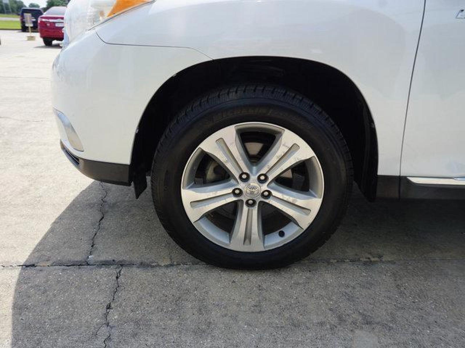 2012 White Toyota Highlander (5TDYK3EH8CS) with an 3.5L V6 engine, Automatic transmission, located at 6904 Johnston St., Lafayette, LA, 70503, (337) 988-1960, 30.143589, -92.100601 - Nice ride with a third 3rd row seating Prices are subject to change as improvements done by the service dept. Prices are for Cash sales only, Plus TTL. This Vehicle is Serviced well and Warranties Available too. Easy Financing. Drives Great and everything works. Price subject to change as improv - Photo #6
