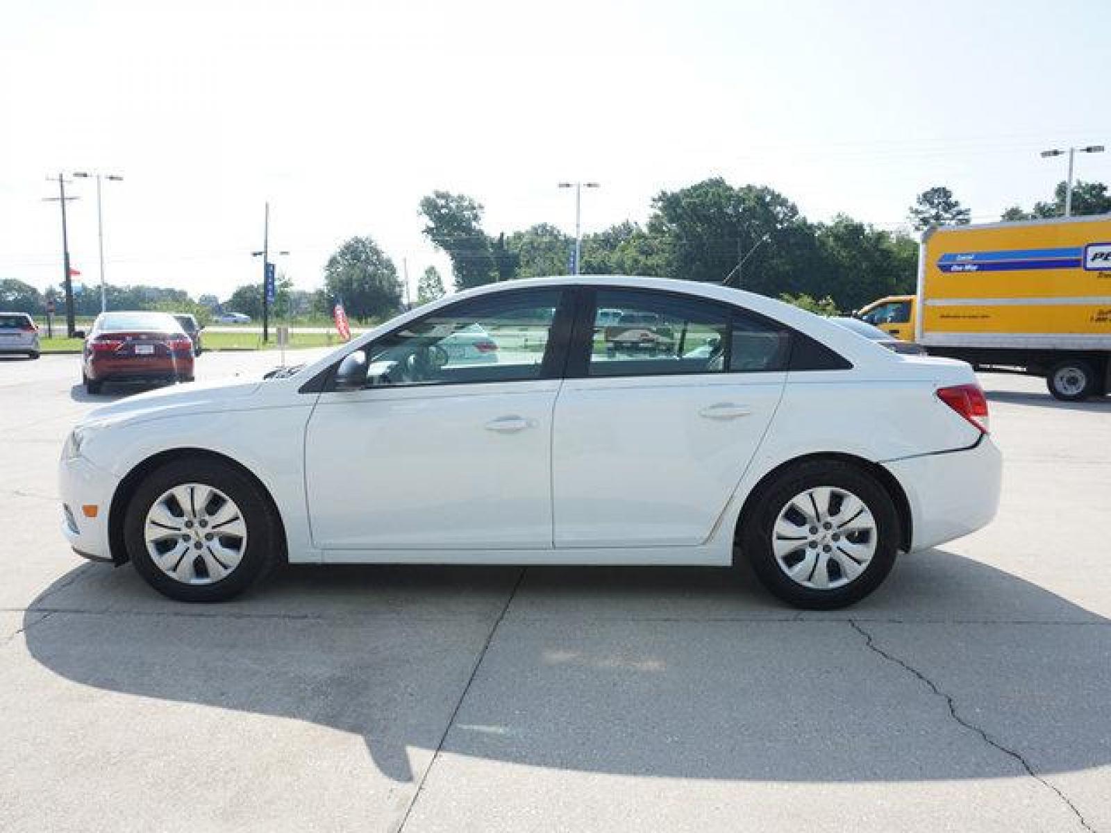 2013 White Chevrolet Cruze (1G1PB5SH7D7) with an 1.8L 4Cyl engine, Manual transmission, located at 6904 Johnston St., Lafayette, LA, 70503, (337) 988-1960, 30.143589, -92.100601 - Prices are subject to change as improvements done by the service dept. Prices are for Cash sales only, Plus TTL. This Vehicle is Serviced well and Warranties Available too. Easy Financing. Drives Great and everything works. Price subject to change as improvements done by the service dept. Easy CR - Photo #5