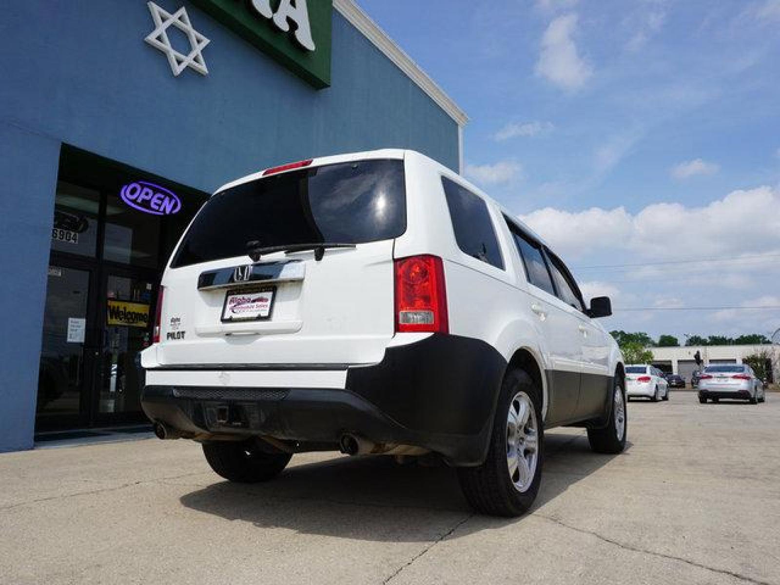 2013 White Honda Pilot (5FNYF3H52DB) with an 3.5L V6 engine, Automatic transmission, located at 6904 Johnston St., Lafayette, LA, 70503, (337) 988-1960, 30.143589, -92.100601 - Prices are subject to change as improvements done by the service dept. Prices are for Cash sales only, Plus TTL. This Vehicle is Serviced well and Warranties Available too. Easy Financing. Drives Great and everything works. Price subject to change as improvements done by the service dept. Easy CR - Photo #11