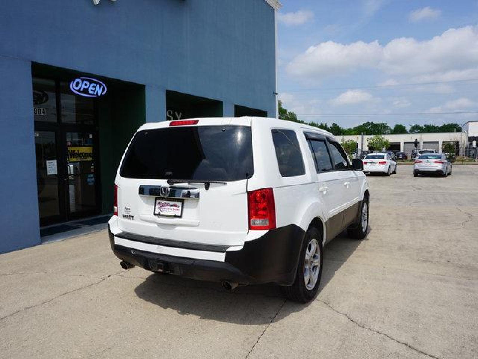2013 White Honda Pilot (5FNYF3H52DB) with an 3.5L V6 engine, Automatic transmission, located at 6904 Johnston St., Lafayette, LA, 70503, (337) 988-1960, 30.143589, -92.100601 - Prices are subject to change as improvements done by the service dept. Prices are for Cash sales only, Plus TTL. This Vehicle is Serviced well and Warranties Available too. Easy Financing. Drives Great and everything works. Price subject to change as improvements done by the service dept. Easy CR - Photo #12