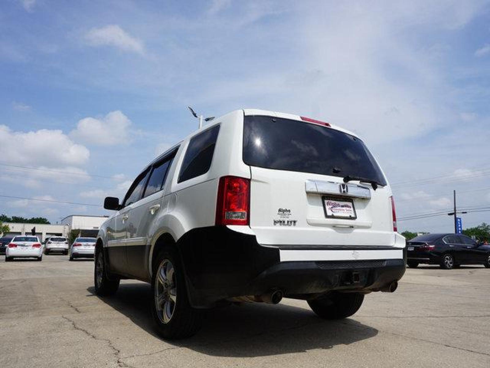 2013 White Honda Pilot (5FNYF3H52DB) with an 3.5L V6 engine, Automatic transmission, located at 6904 Johnston St., Lafayette, LA, 70503, (337) 988-1960, 30.143589, -92.100601 - Prices are subject to change as improvements done by the service dept. Prices are for Cash sales only, Plus TTL. This Vehicle is Serviced well and Warranties Available too. Easy Financing. Drives Great and everything works. Price subject to change as improvements done by the service dept. Easy CR - Photo #8