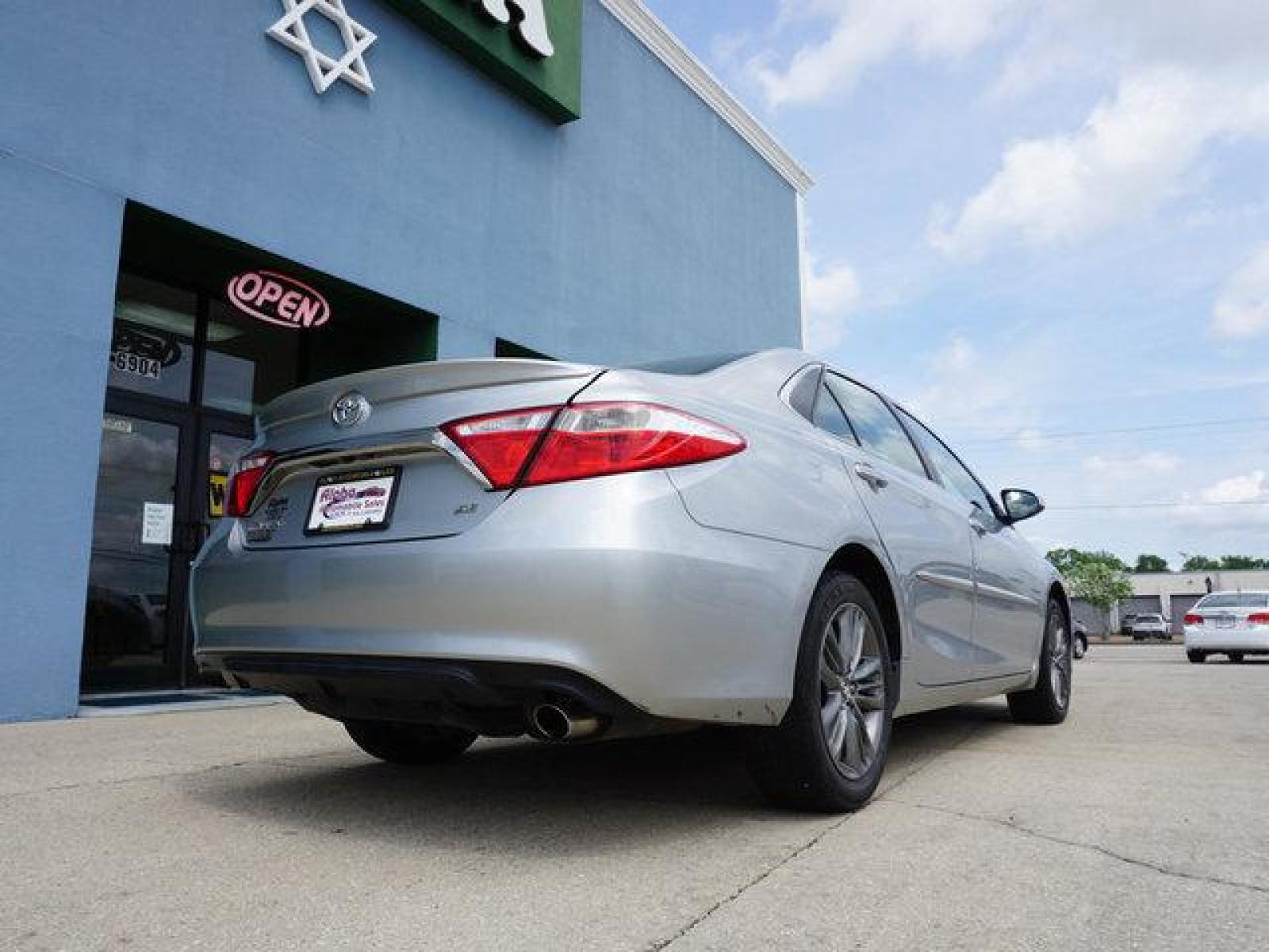 2017 Silver Toyota Camry (4T1BF1FK8HU) with an 2.5L 4Cyl engine, Automatic transmission, located at 6904 Johnston St., Lafayette, LA, 70503, (337) 988-1960, 30.143589, -92.100601 - Prices are subject to change as improvements done by the service dept. Prices are for Cash sales only, Plus TTL. This Vehicle is Serviced well and Warranties Available too. Easy Financing. Drives Great and everything works. Price subject to change as improvements done by the service dept. Easy CR - Photo #11