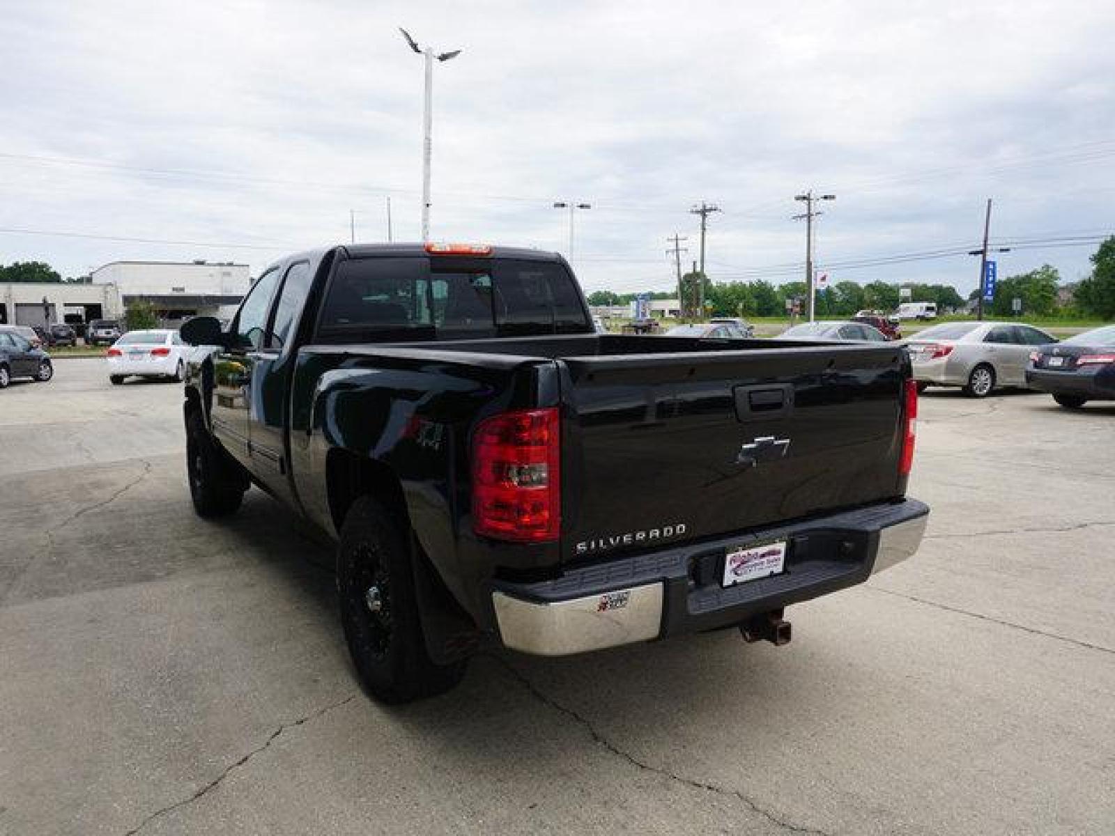 2012 Black Chevrolet Silverado 1500 (1GCRKSE71CZ) with an 5.3L 8 Cyl engine, 4 Spd Automatic transmission, located at 6904 Johnston St., Lafayette, LA, 70503, (337) 988-1960, 30.143589, -92.100601 - Prices are subject to change as improvements done by the service dept. Prices are for Cash sales only, Plus TTL. This Vehicle is Serviced well and Warranties Available too. Easy Financing. Drives Great and everything works. Price subject to change as improvements done by the service dept. Easy CR - Photo #9