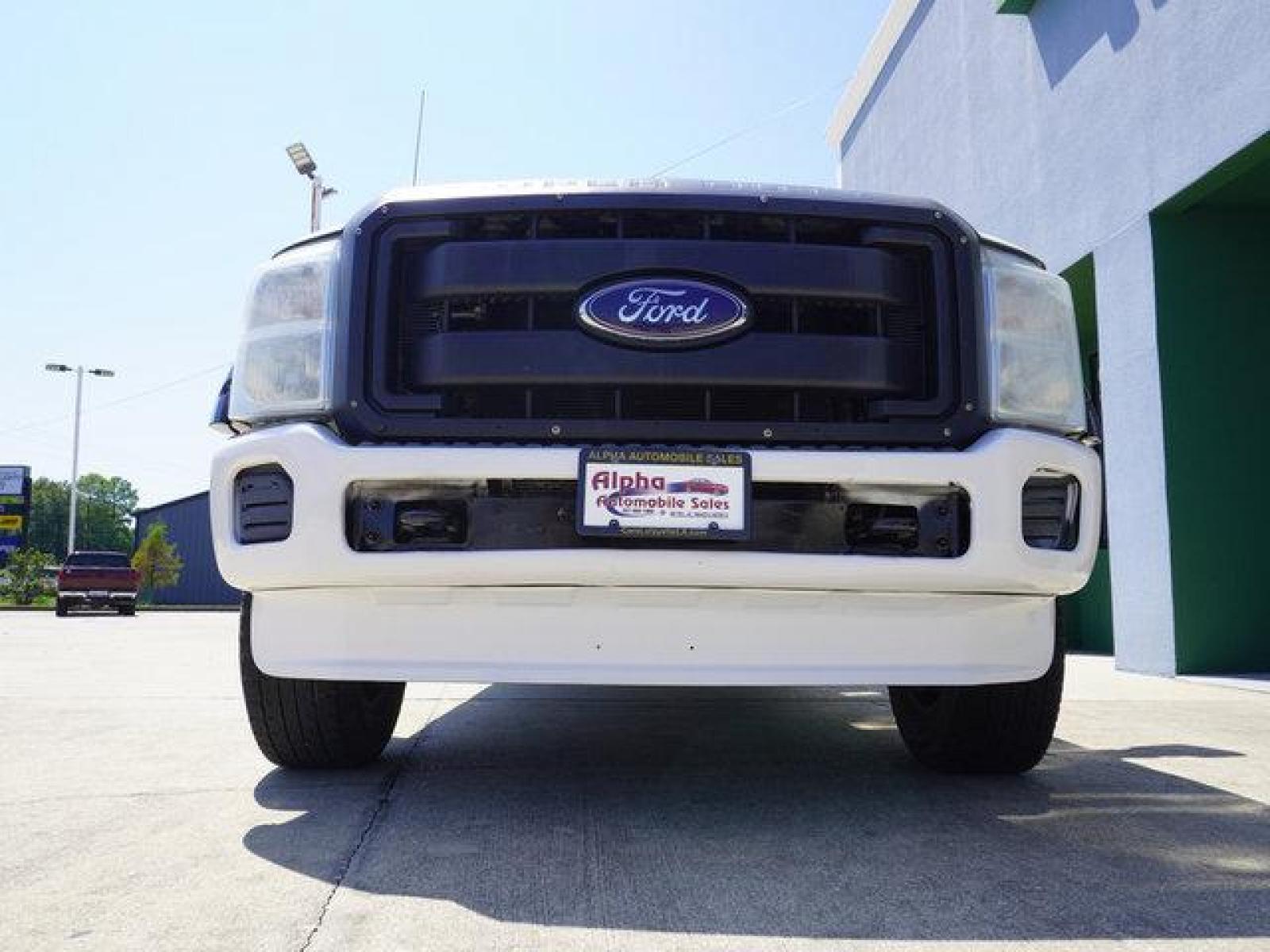 2014 White Ford F-350 (1FT8W3B66EE) with an 6.2L 8 Cyl engine, 6 Spd Automatic transmission, located at 6904 Johnston St., Lafayette, LA, 70503, (337) 988-1960, 30.143589, -92.100601 - Prices are subject to change as improvements done by the service dept. Prices are for Cash sales only, Plus TTL. This Vehicle is Serviced well and Warranties Available too. Easy Financing. Drives Great and everything works. Price subject to change as improvements done by the service dept. Easy CR - Photo #3