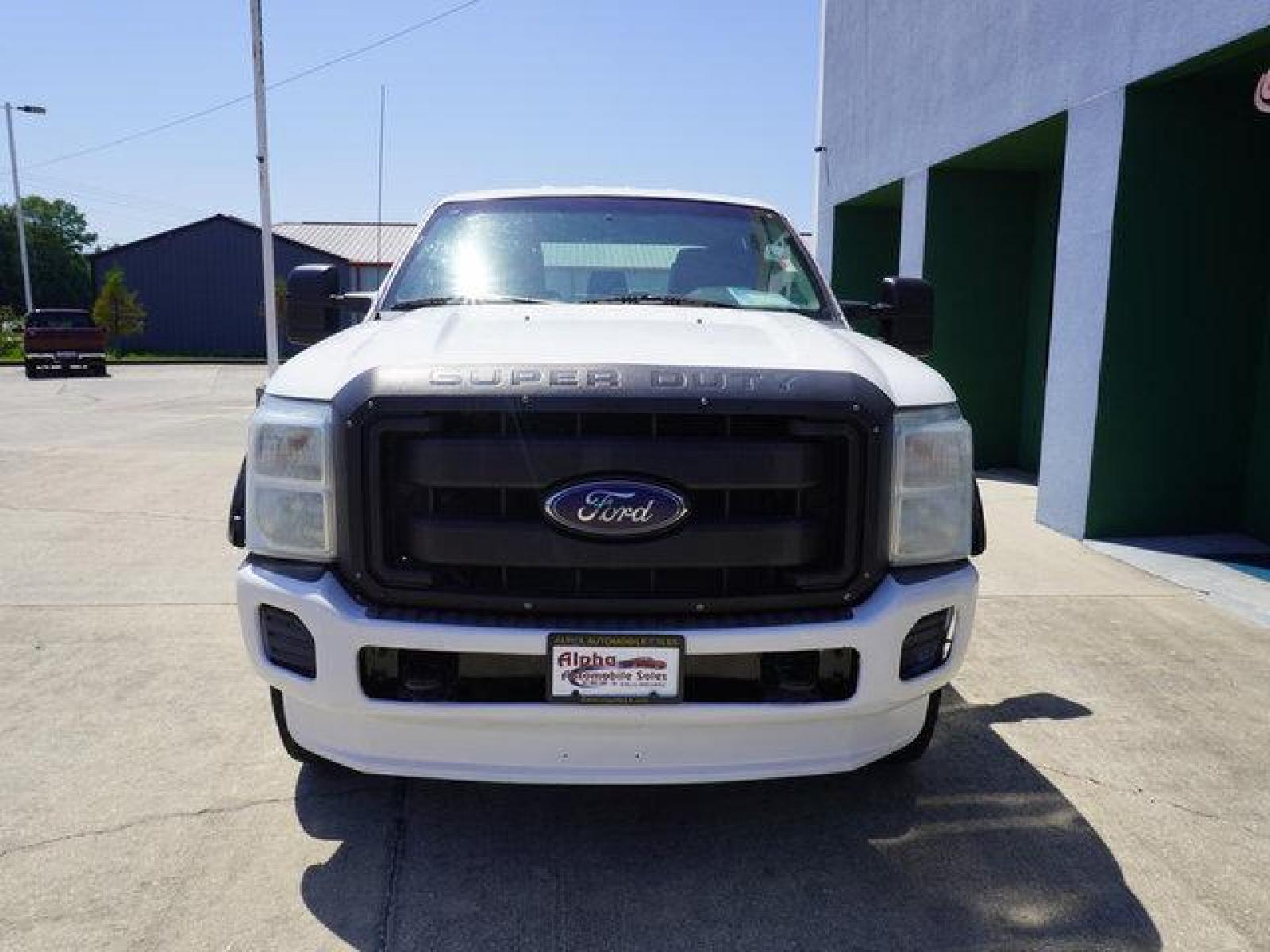 2014 White Ford F-350 (1FT8W3B66EE) with an 6.2L 8 Cyl engine, 6 Spd Automatic transmission, located at 6904 Johnston St., Lafayette, LA, 70503, (337) 988-1960, 30.143589, -92.100601 - Prices are subject to change as improvements done by the service dept. Prices are for Cash sales only, Plus TTL. This Vehicle is Serviced well and Warranties Available too. Easy Financing. Drives Great and everything works. Price subject to change as improvements done by the service dept. Easy CR - Photo #4
