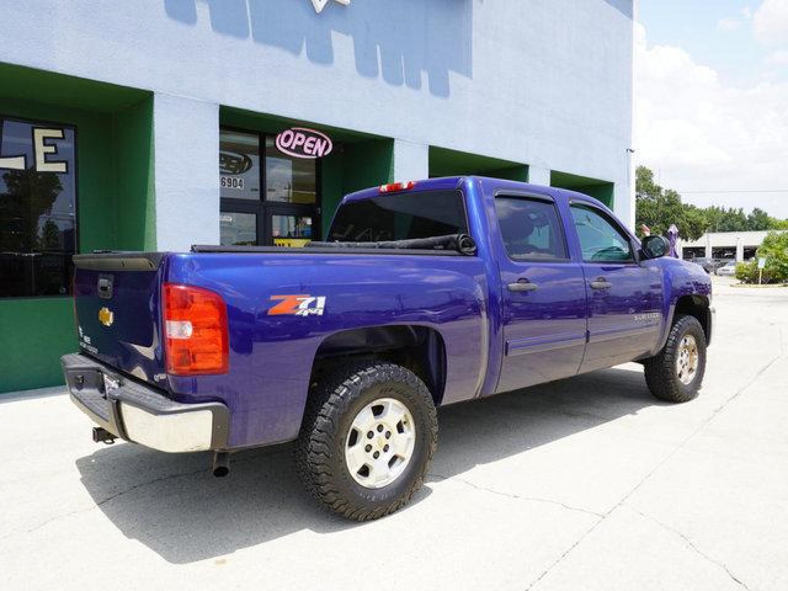 2013 Blue Chevrolet Silverado 1500 (3GCPKSE77DG) with an 5.3L 8 Cyl engine, 4 Spd Automatic transmission, located at 6904 Johnston St., Lafayette, LA, 70503, (337) 988-1960, 30.143589, -92.100601 - Prices are subject to change as improvements done by the service dept. Prices are for Cash sales only, Plus TTL. This Vehicle is Serviced well and Warranties Available too. Easy Financing. Drives Great and everything works. Price subject to change as improvements done by the service dept. Easy CR - Photo #12