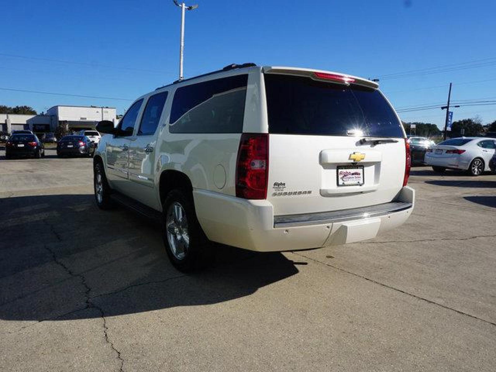 2013 White Chevrolet Suburban (1GNSKKE73DR) with an 5.3L V8 engine, Automatic transmission, located at 6904 Johnston St., Lafayette, LA, 70503, (337) 988-1960, 30.143589, -92.100601 - Prices are subject to change as improvements done by the service dept. Prices are for Cash sales only, Plus TTL. This Vehicle is Serviced well and Warranties Available too. Easy Financing. Drives Great and everything works. Price subject to change as improvements done by the service dept. Easy CR - Photo #9