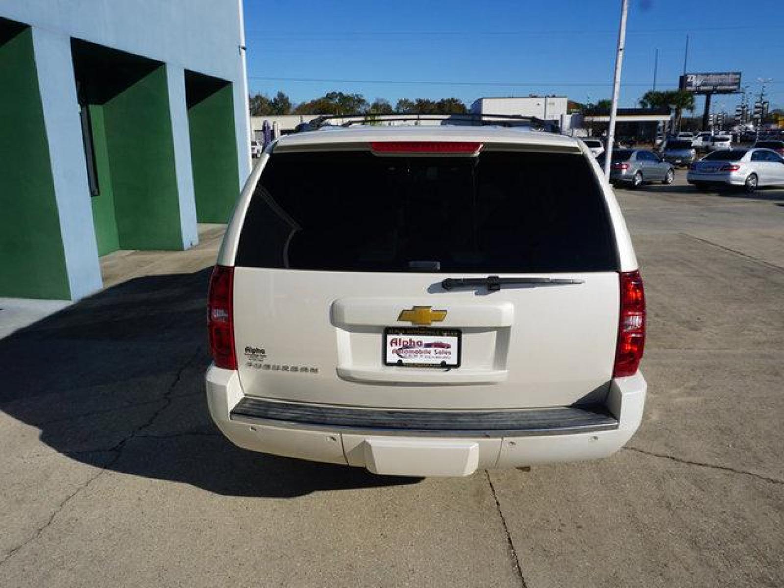 2013 White Chevrolet Suburban (1GNSKKE73DR) with an 5.3L V8 engine, Automatic transmission, located at 6904 Johnston St., Lafayette, LA, 70503, (337) 988-1960, 30.143589, -92.100601 - Prices are subject to change as improvements done by the service dept. Prices are for Cash sales only, Plus TTL. This Vehicle is Serviced well and Warranties Available too. Easy Financing. Drives Great and everything works. Price subject to change as improvements done by the service dept. Easy CR - Photo #10