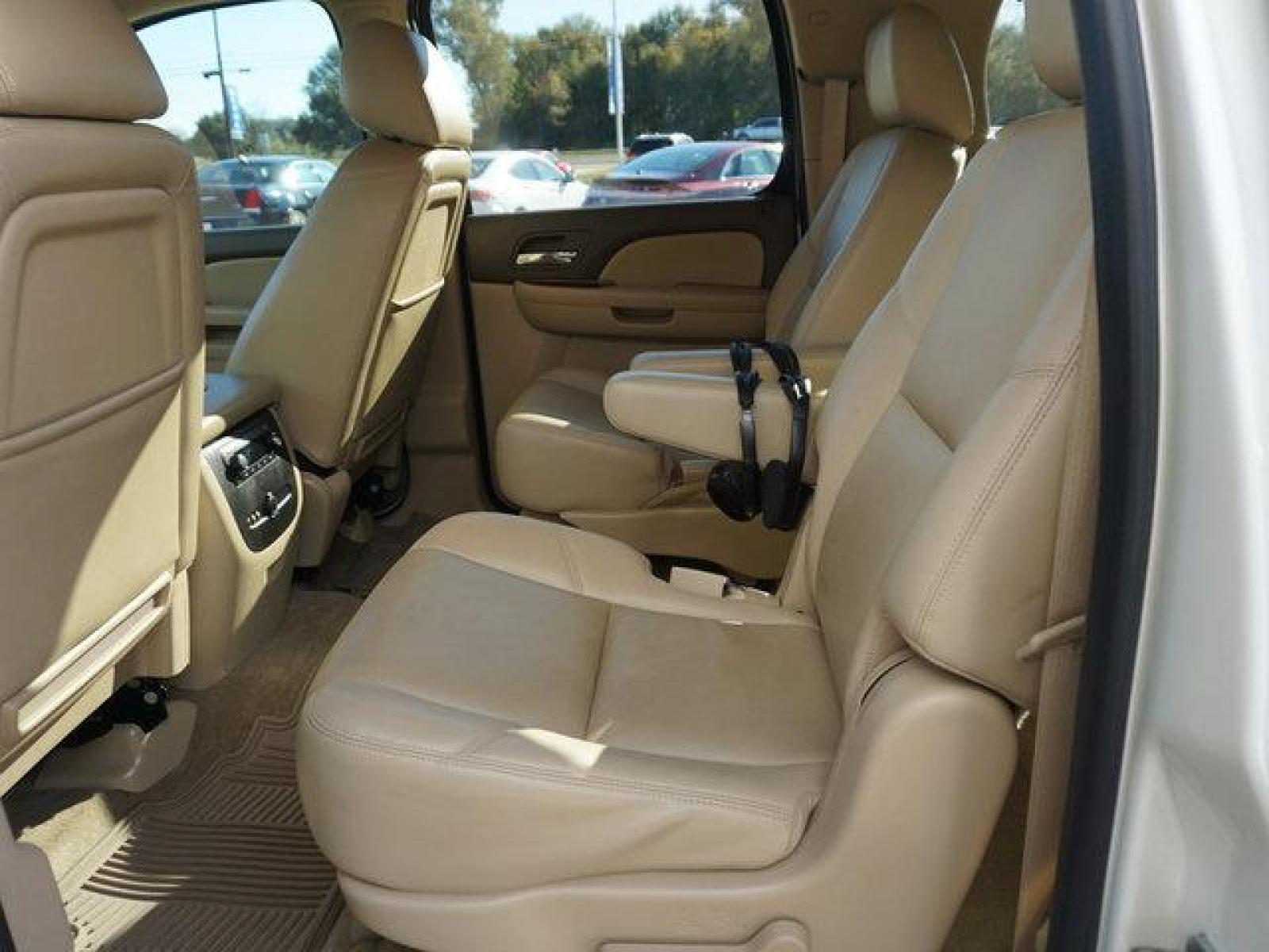 2013 White Chevrolet Suburban (1GNSKKE73DR) with an 5.3L V8 engine, Automatic transmission, located at 6904 Johnston St., Lafayette, LA, 70503, (337) 988-1960, 30.143589, -92.100601 - Prices are subject to change as improvements done by the service dept. Prices are for Cash sales only, Plus TTL. This Vehicle is Serviced well and Warranties Available too. Easy Financing. Drives Great and everything works. Price subject to change as improvements done by the service dept. Easy CR - Photo #21