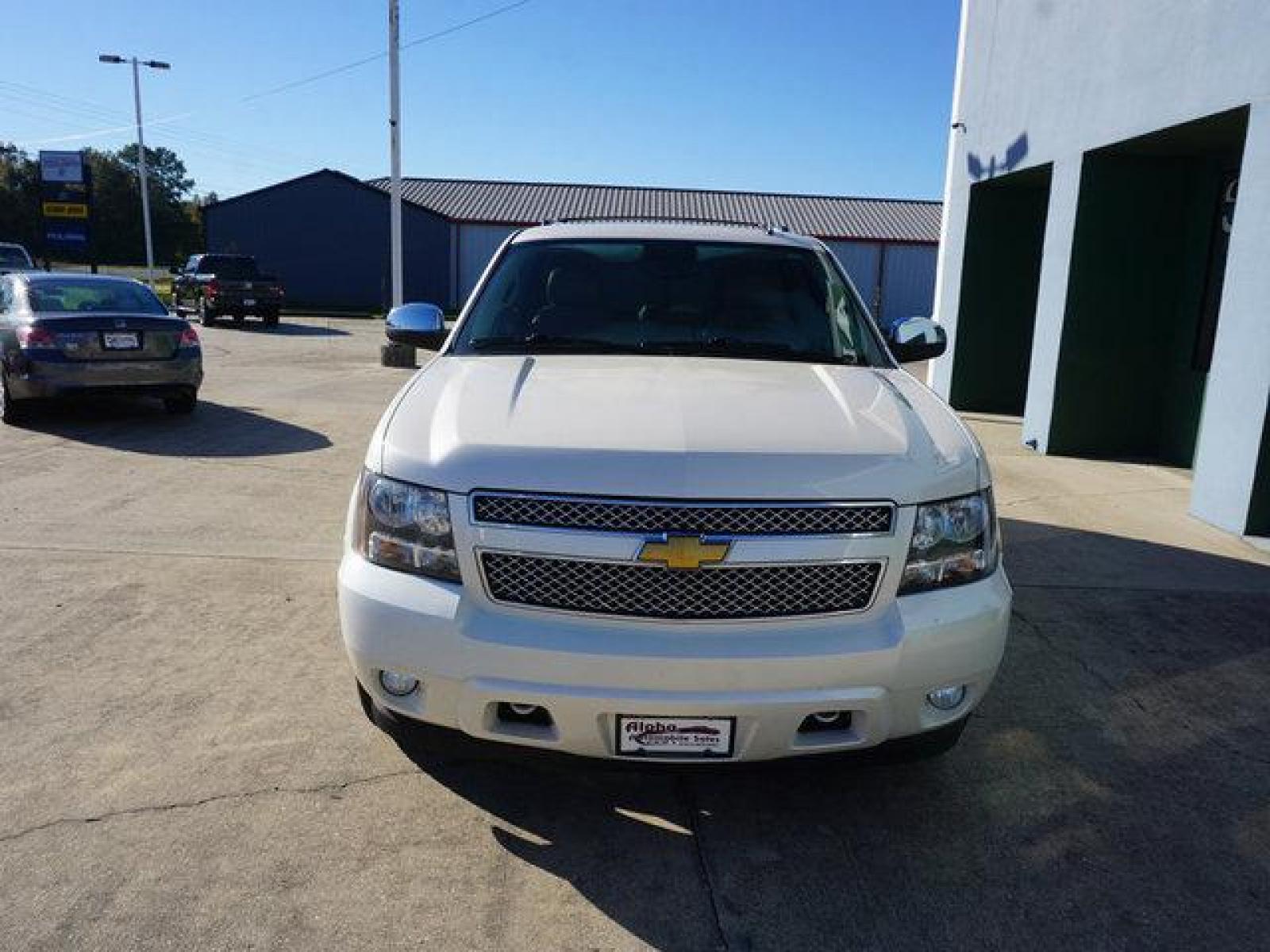 2013 White Chevrolet Suburban (1GNSKKE73DR) with an 5.3L V8 engine, Automatic transmission, located at 6904 Johnston St., Lafayette, LA, 70503, (337) 988-1960, 30.143589, -92.100601 - Prices are subject to change as improvements done by the service dept. Prices are for Cash sales only, Plus TTL. This Vehicle is Serviced well and Warranties Available too. Easy Financing. Drives Great and everything works. Price subject to change as improvements done by the service dept. Easy CR - Photo #3