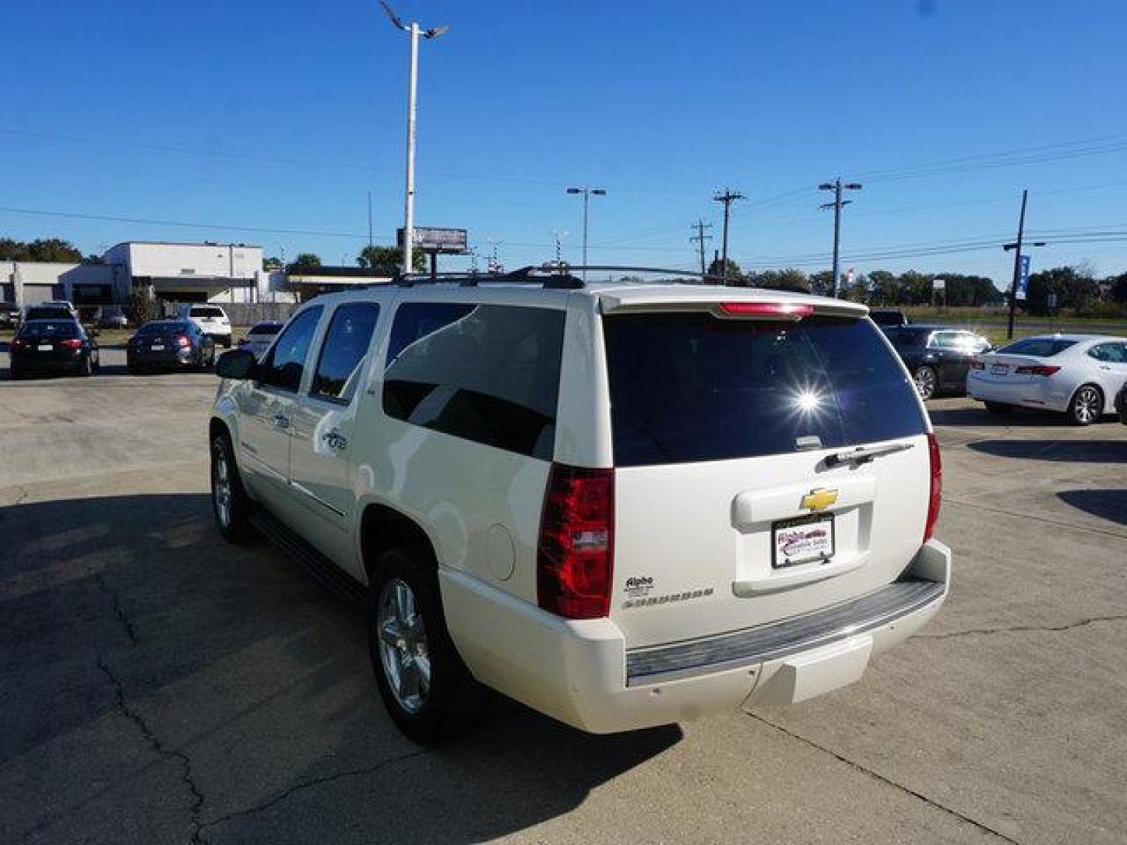 2013 White Chevrolet Suburban (1GNSKKE73DR) with an 5.3L V8 engine, Automatic transmission, located at 6904 Johnston St., Lafayette, LA, 70503, (337) 988-1960, 30.143589, -92.100601 - Prices are subject to change as improvements done by the service dept. Prices are for Cash sales only, Plus TTL. This Vehicle is Serviced well and Warranties Available too. Easy Financing. Drives Great and everything works. Price subject to change as improvements done by the service dept. Easy CR - Photo #8