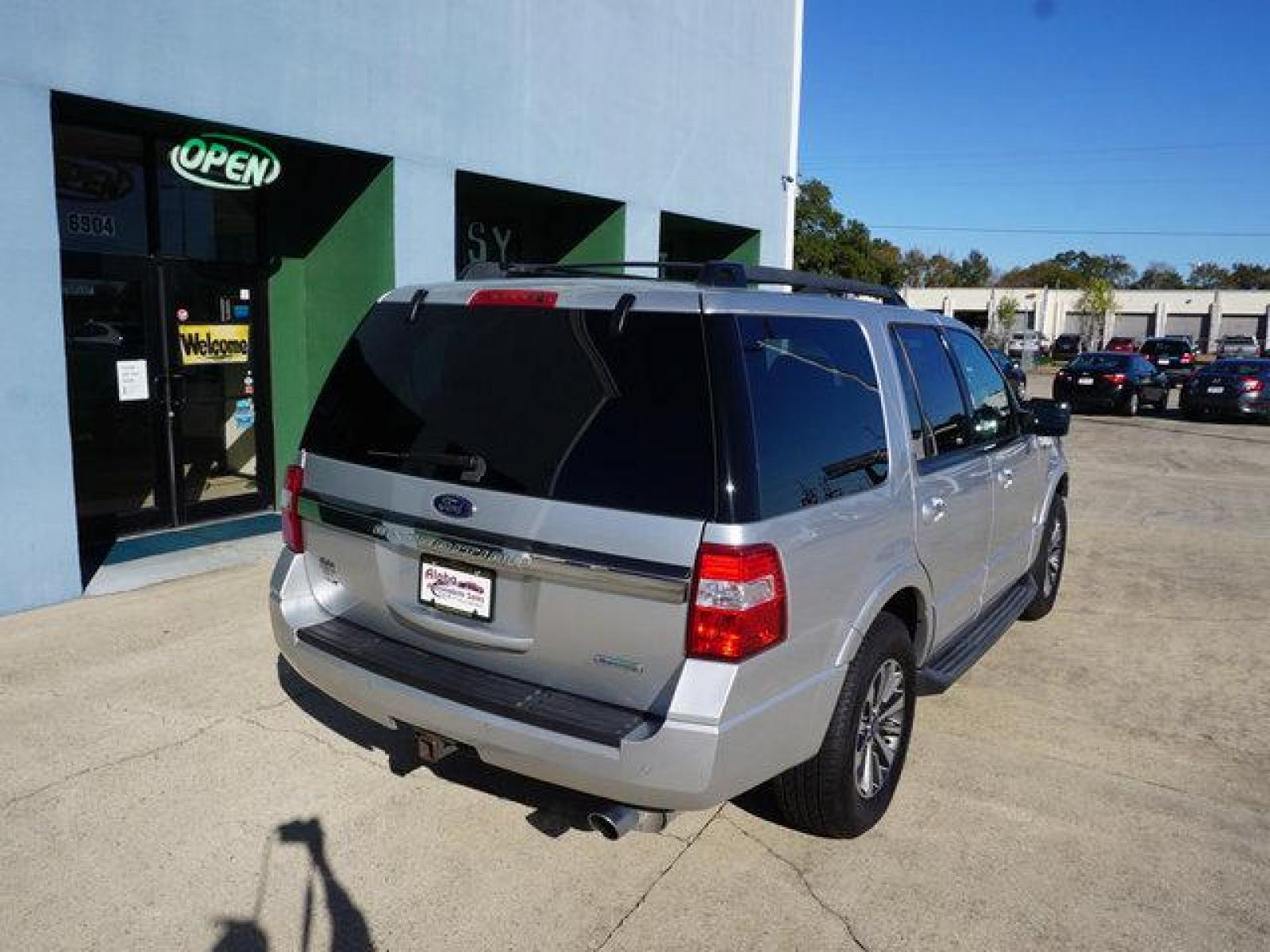 2017 Silver Ford Expedition (1FMJU1HT8HE) with an 3.5L 6 Cyl engine, Automatic transmission, located at 6904 Johnston St., Lafayette, LA, 70503, (337) 988-1960, 30.143589, -92.100601 - Prices are subject to change as improvements done by the service dept. Prices are for Cash sales only, Plus TTL. This Vehicle is Serviced well and Warranties Available too. Easy Financing. Drives Great and everything works. Price subject to change as improvements done by the service dept. Easy CR - Photo #12
