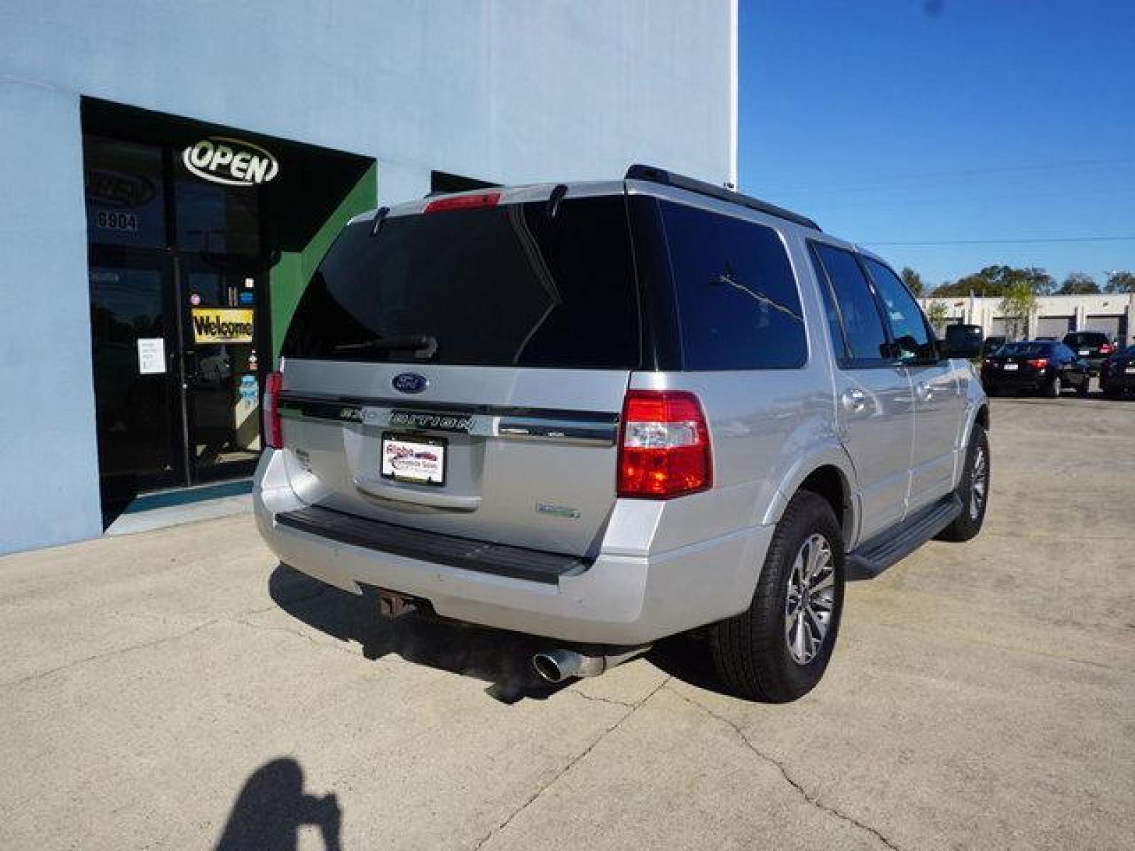 2017 Silver Ford Expedition (1FMJU1HT8HE) with an 3.5L 6 Cyl engine, Automatic transmission, located at 6904 Johnston St., Lafayette, LA, 70503, (337) 988-1960, 30.143589, -92.100601 - Prices are subject to change as improvements done by the service dept. Prices are for Cash sales only, Plus TTL. This Vehicle is Serviced well and Warranties Available too. Easy Financing. Drives Great and everything works. Price subject to change as improvements done by the service dept. Easy CR - Photo #13