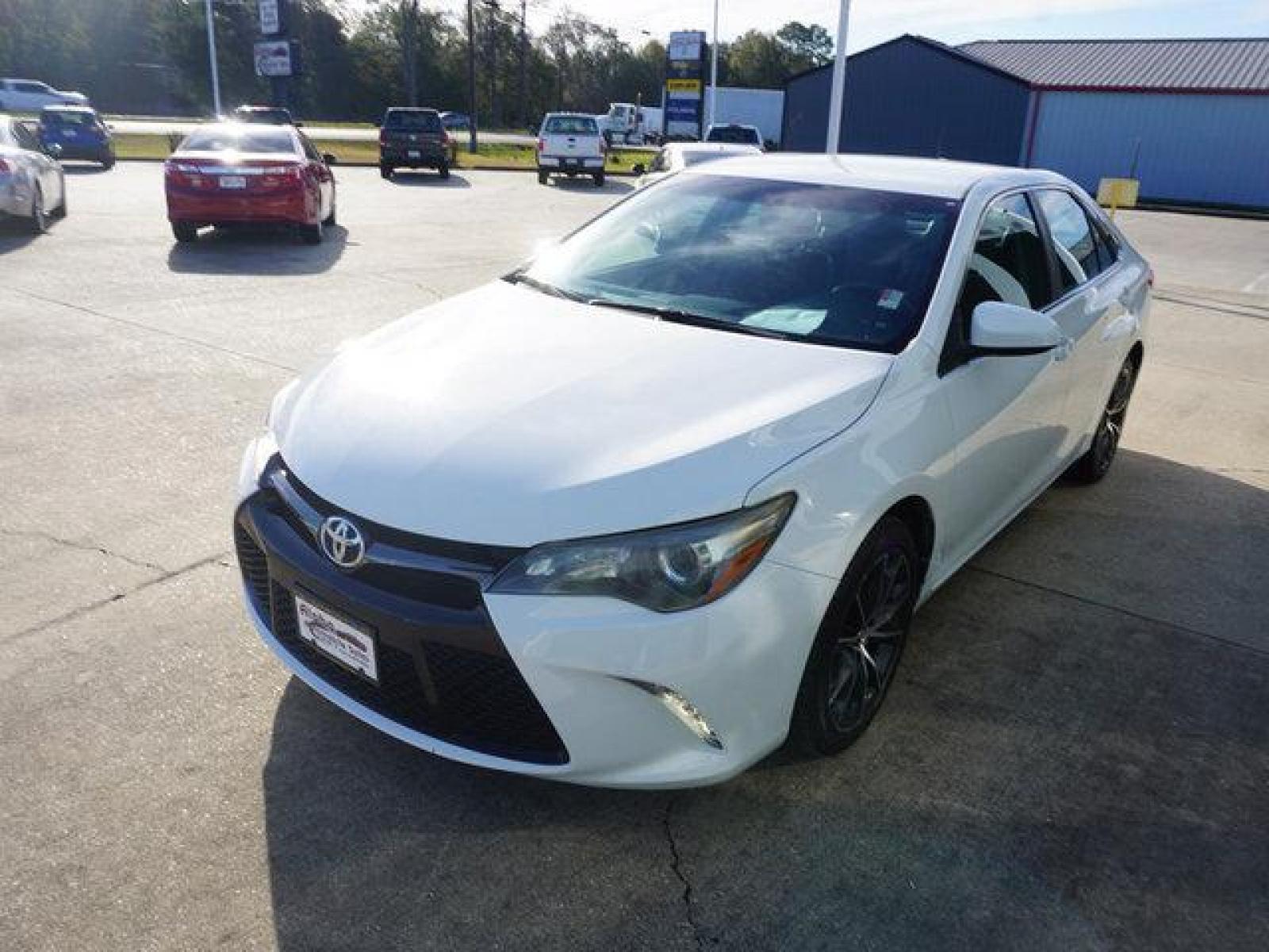 2015 White Toyota Camry (4T1BF1FK3FU) with an 2.5L 4Cyl engine, Automatic transmission, located at 6904 Johnston St., Lafayette, LA, 70503, (337) 988-1960, 30.143589, -92.100601 - Prices are subject to change as improvements done by the service dept. Prices are for Cash sales only, Plus TTL. This Vehicle is Serviced well and Warranties Available too. Easy Financing. Drives Great and everything works. Price subject to change as improvements done by the service dept. Easy CR - Photo #5