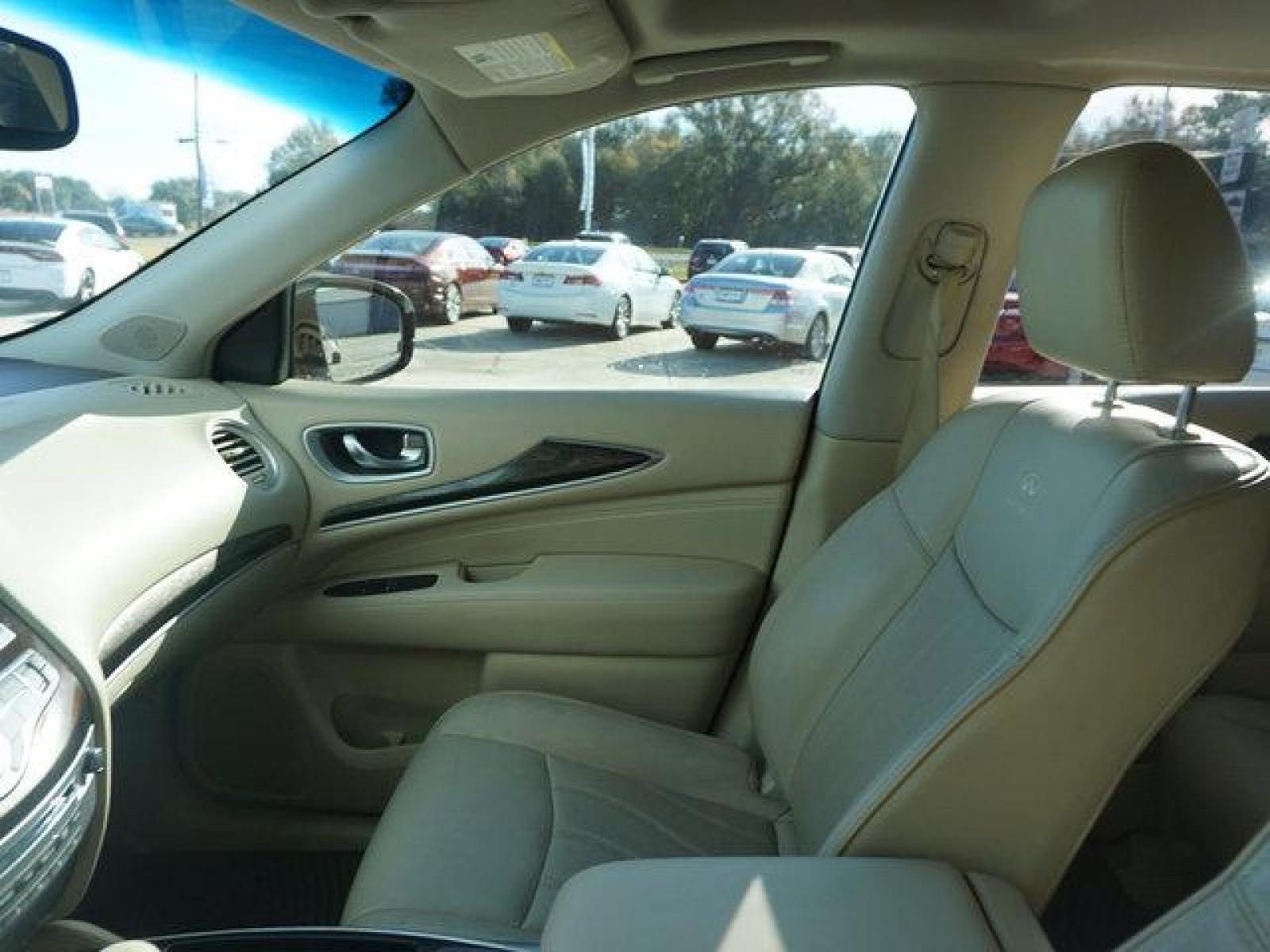 2013 White INFINITI JX35 (5N1AL0MM6DC) with an 3.5L V6 engine, Automatic transmission, located at 6904 Johnston St., Lafayette, LA, 70503, (337) 988-1960, 30.143589, -92.100601 - Prices are subject to change as improvements done by the service dept. Prices are for Cash sales only, Plus TTL. This Vehicle is Serviced well and Warranties Available too. Easy Financing. Drives Great and everything works. Price subject to change as improvements done by the service dept. Easy CR - Photo #22