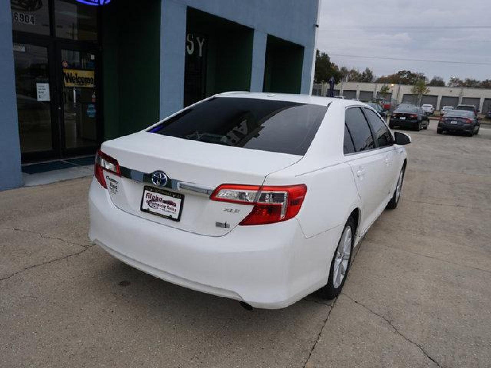 2013 White Toyota Camry (4T1BD1FK0DU) with an 2.5L 4Cyl engine, Automatic transmission, located at 6904 Johnston St., Lafayette, LA, 70503, (337) 988-1960, 30.143589, -92.100601 - Prices are subject to change as improvements done by the service dept. Prices are for Cash sales only, Plus TTL. This Vehicle is Serviced well and Warranties Available too. Easy Financing. Drives Great and everything works. Price subject to change as improvements done by the service dept. Easy CR - Photo #11