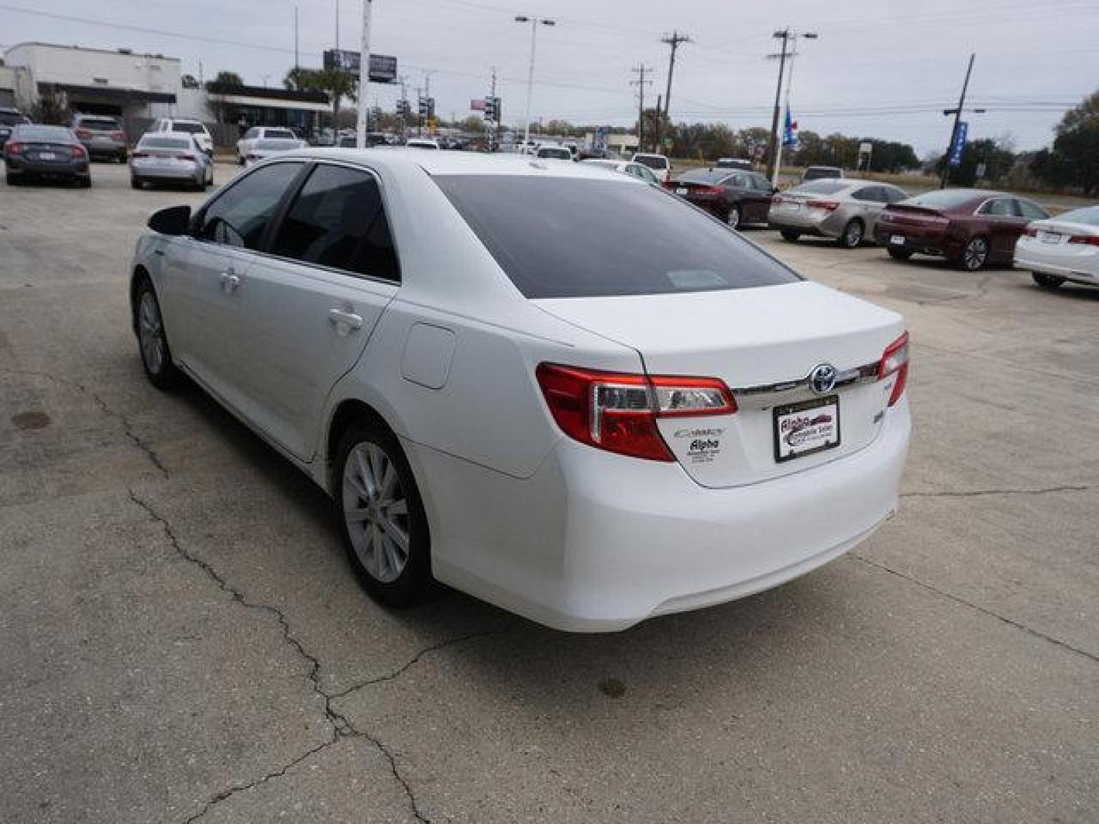 2013 White Toyota Camry (4T1BD1FK0DU) with an 2.5L 4Cyl engine, Automatic transmission, located at 6904 Johnston St., Lafayette, LA, 70503, (337) 988-1960, 30.143589, -92.100601 - Prices are subject to change as improvements done by the service dept. Prices are for Cash sales only, Plus TTL. This Vehicle is Serviced well and Warranties Available too. Easy Financing. Drives Great and everything works. Price subject to change as improvements done by the service dept. Easy CR - Photo #7