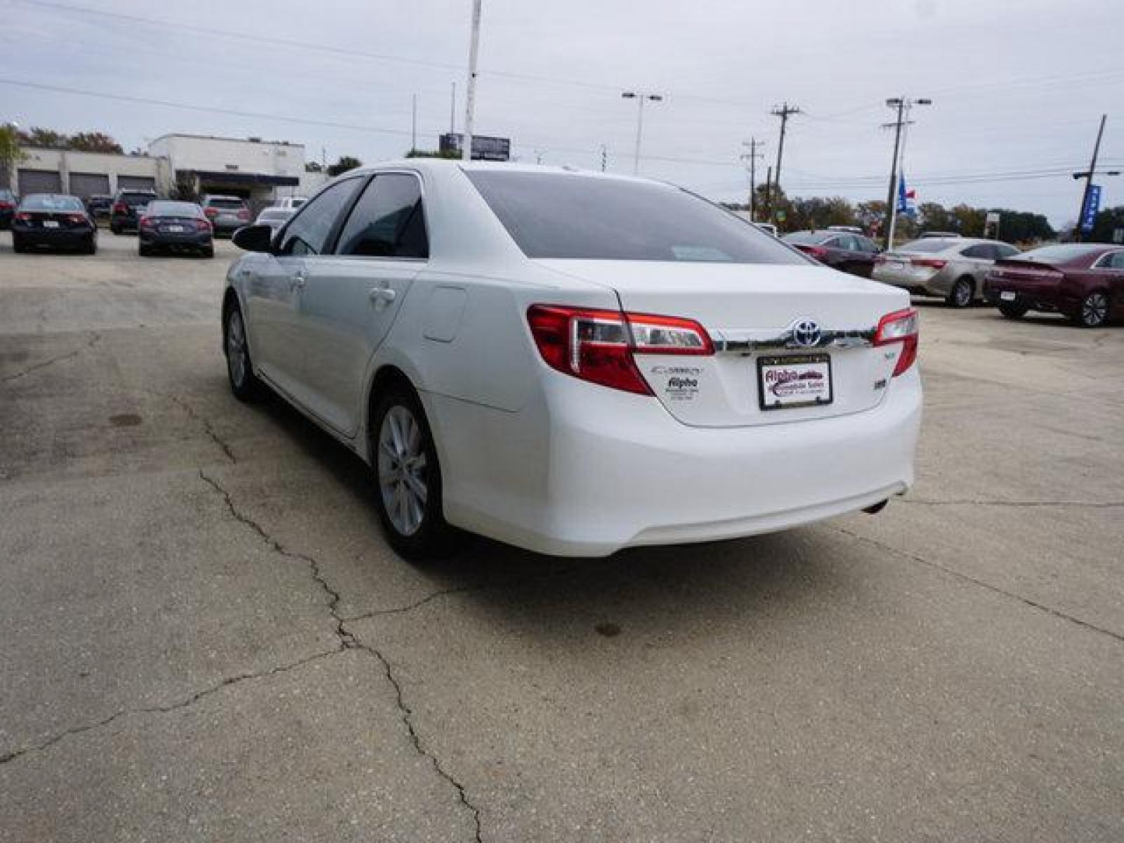 2013 White Toyota Camry (4T1BD1FK0DU) with an 2.5L 4Cyl engine, Automatic transmission, located at 6904 Johnston St., Lafayette, LA, 70503, (337) 988-1960, 30.143589, -92.100601 - Prices are subject to change as improvements done by the service dept. Prices are for Cash sales only, Plus TTL. This Vehicle is Serviced well and Warranties Available too. Easy Financing. Drives Great and everything works. Price subject to change as improvements done by the service dept. Easy CR - Photo #8