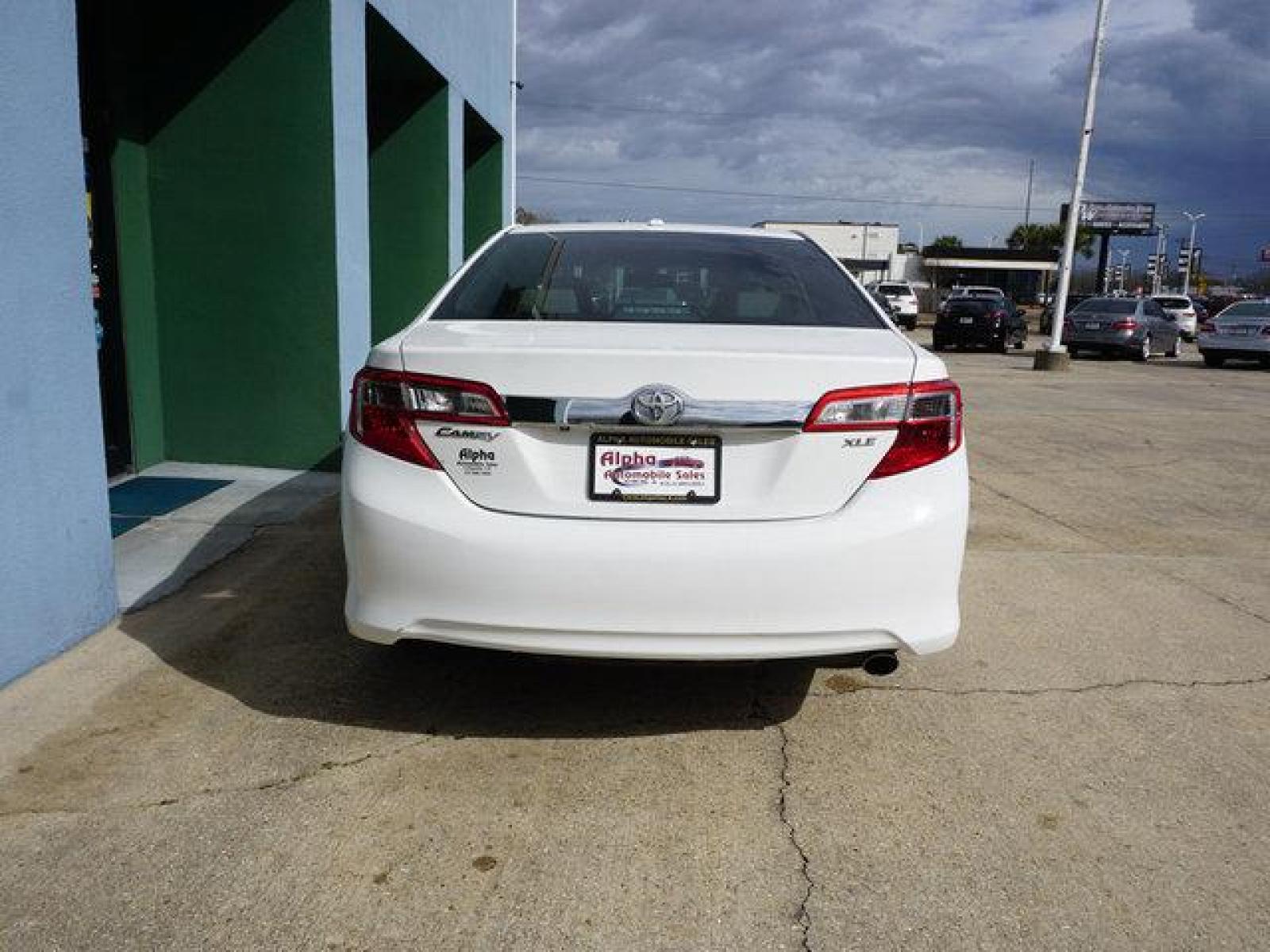 2014 White Toyota Camry (4T4BF1FK0ER) with an 2.5L 4Cyl engine, Automatic transmission, located at 6904 Johnston St., Lafayette, LA, 70503, (337) 988-1960, 30.143589, -92.100601 - Prices are subject to change as improvements done by the service dept. Prices are for Cash sales only, Plus TTL. This Vehicle is Serviced well and Warranties Available too. Easy Financing. Drives Great and everything works. Price subject to change as improvements done by the service dept. Easy CR - Photo #11