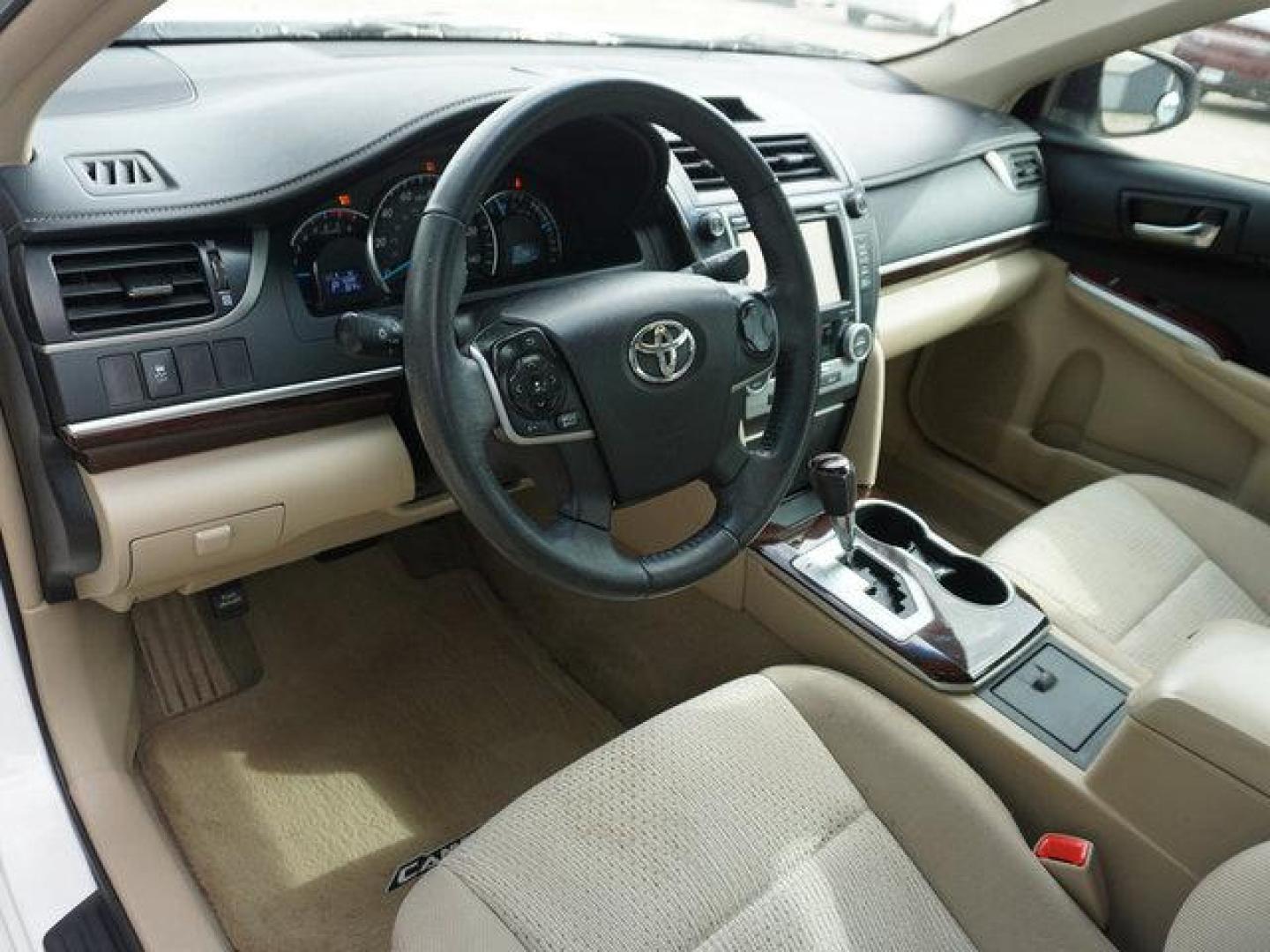 2014 Super White /Ash Toyota Camry 4dr Sdn I4 Auto L (Natl) *Ltd Avail* (4T4BF1FK0ER) with an 2.5L 4Cyl engine, Automatic transmission, located at 6904 Johnston St., Lafayette, LA, 70503, (337) 988-1960, 30.143589, -92.100601 - Photo#60