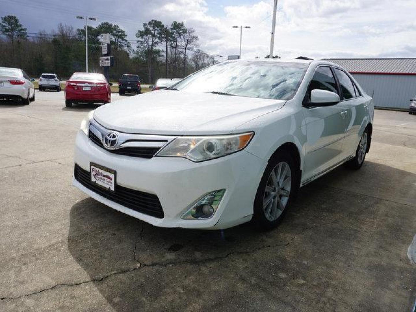2014 Super White /Ash Toyota Camry 4dr Sdn I4 Auto L (Natl) *Ltd Avail* (4T4BF1FK0ER) with an 2.5L 4Cyl engine, Automatic transmission, located at 6904 Johnston St., Lafayette, LA, 70503, (337) 988-1960, 30.143589, -92.100601 - Photo#41