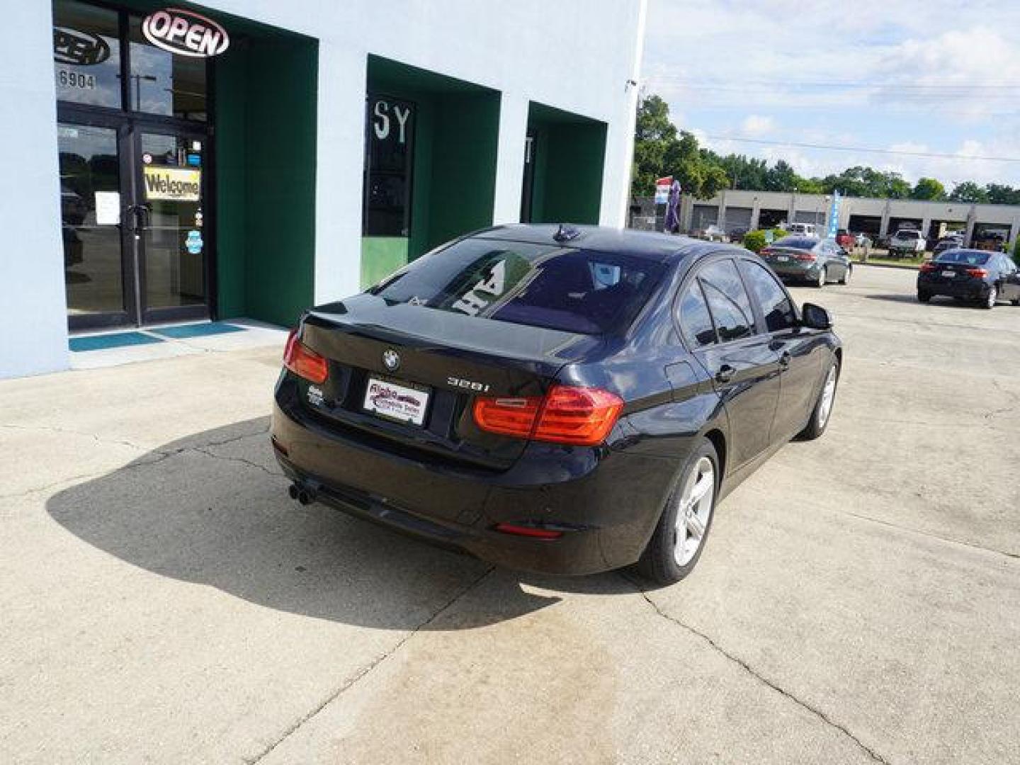 2014 Black /Black/Excl. Stitch BMW 3 Series 4dr Sdn 328i RWD (WBA3A5G52EN) with an 2.0L 4 Cyl engine, 8 Spd Automatic transmission, located at 6904 Johnston St., Lafayette, LA, 70503, (337) 988-1960, 30.143589, -92.100601 - Photo#45