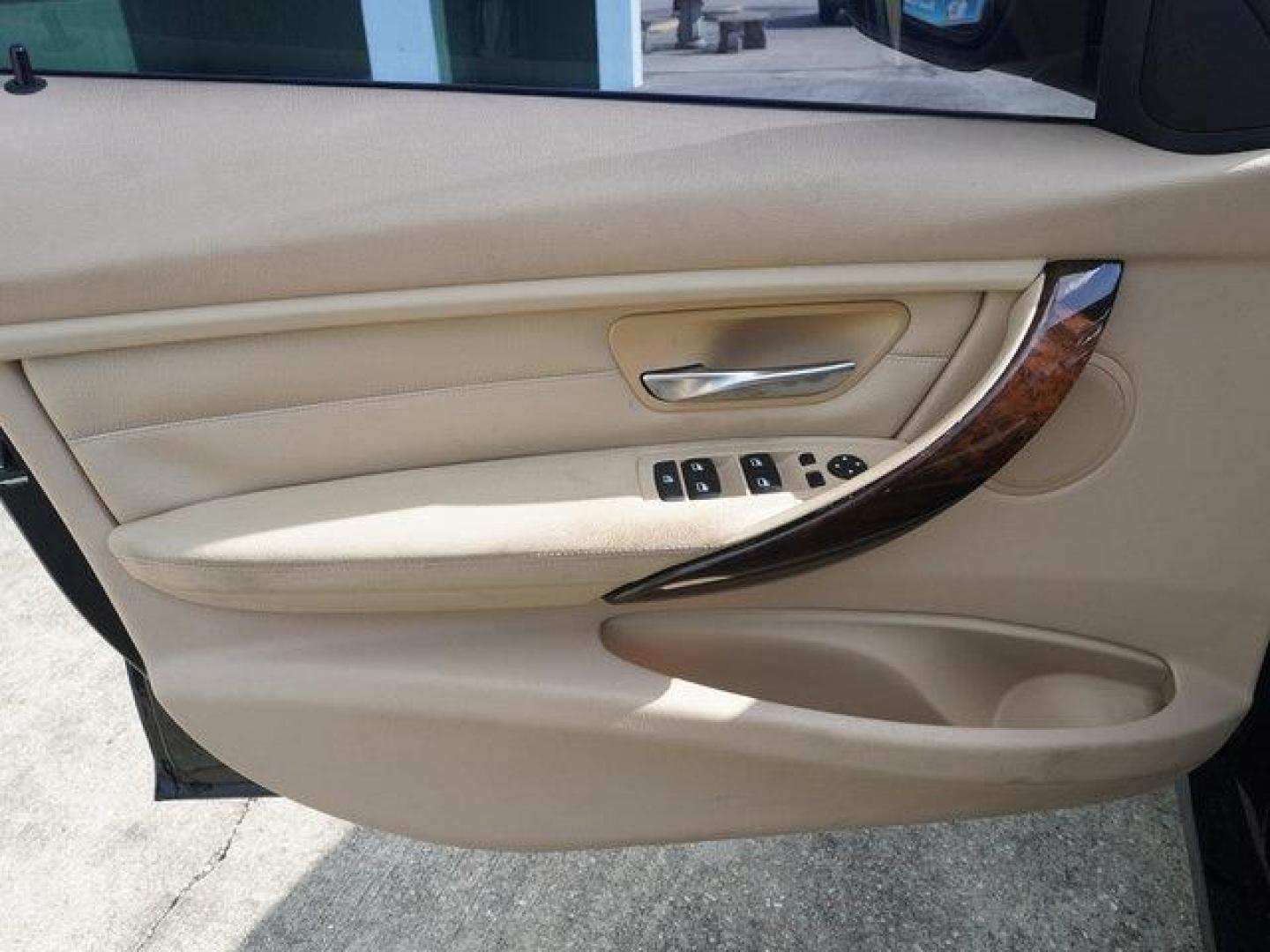 2014 Black /Black/Excl. Stitch BMW 3 Series 4dr Sdn 328i RWD (WBA3A5G52EN) with an 2.0L 4 Cyl engine, 8 Spd Automatic transmission, located at 6904 Johnston St., Lafayette, LA, 70503, (337) 988-1960, 30.143589, -92.100601 - Photo#59