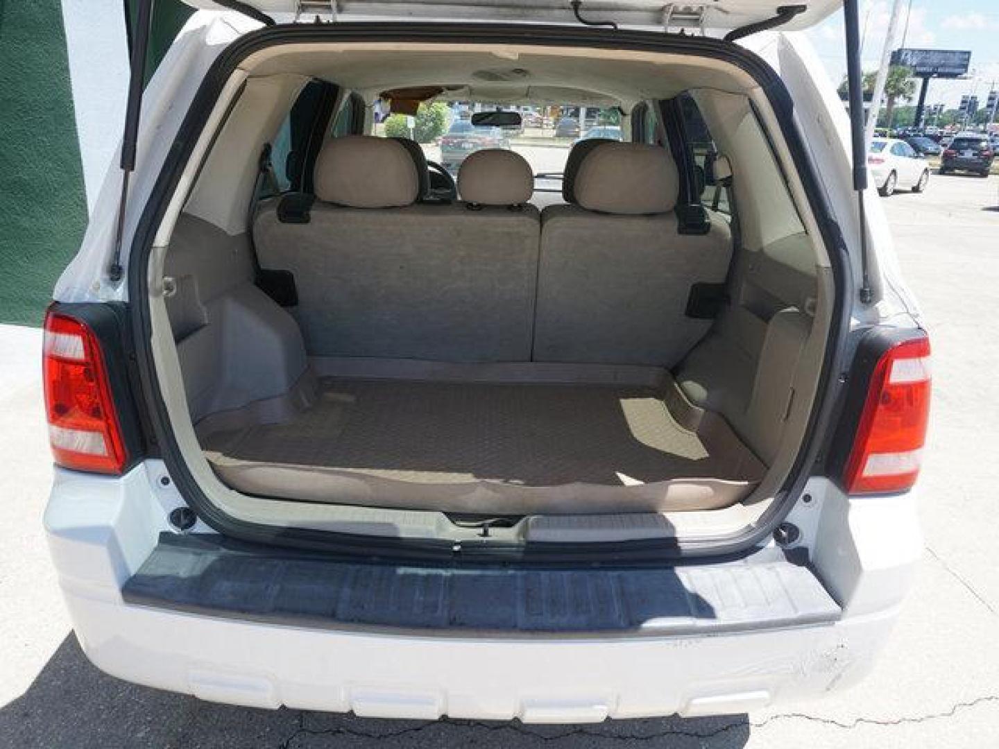 2008 Oxford White /Camel Ford Escape 4WD 4dr I4 Auto XLT (1FMCU93Z98K) with an 2.3L 4Cyl engine, Automatic transmission, located at 6904 Johnston St., Lafayette, LA, 70503, (337) 988-1960, 30.143589, -92.100601 - Photo#45