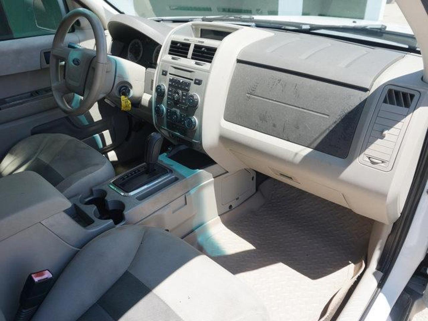 2008 Oxford White /Camel Ford Escape 4WD 4dr I4 Auto XLT (1FMCU93Z98K) with an 2.3L 4Cyl engine, Automatic transmission, located at 6904 Johnston St., Lafayette, LA, 70503, (337) 988-1960, 30.143589, -92.100601 - Photo#49