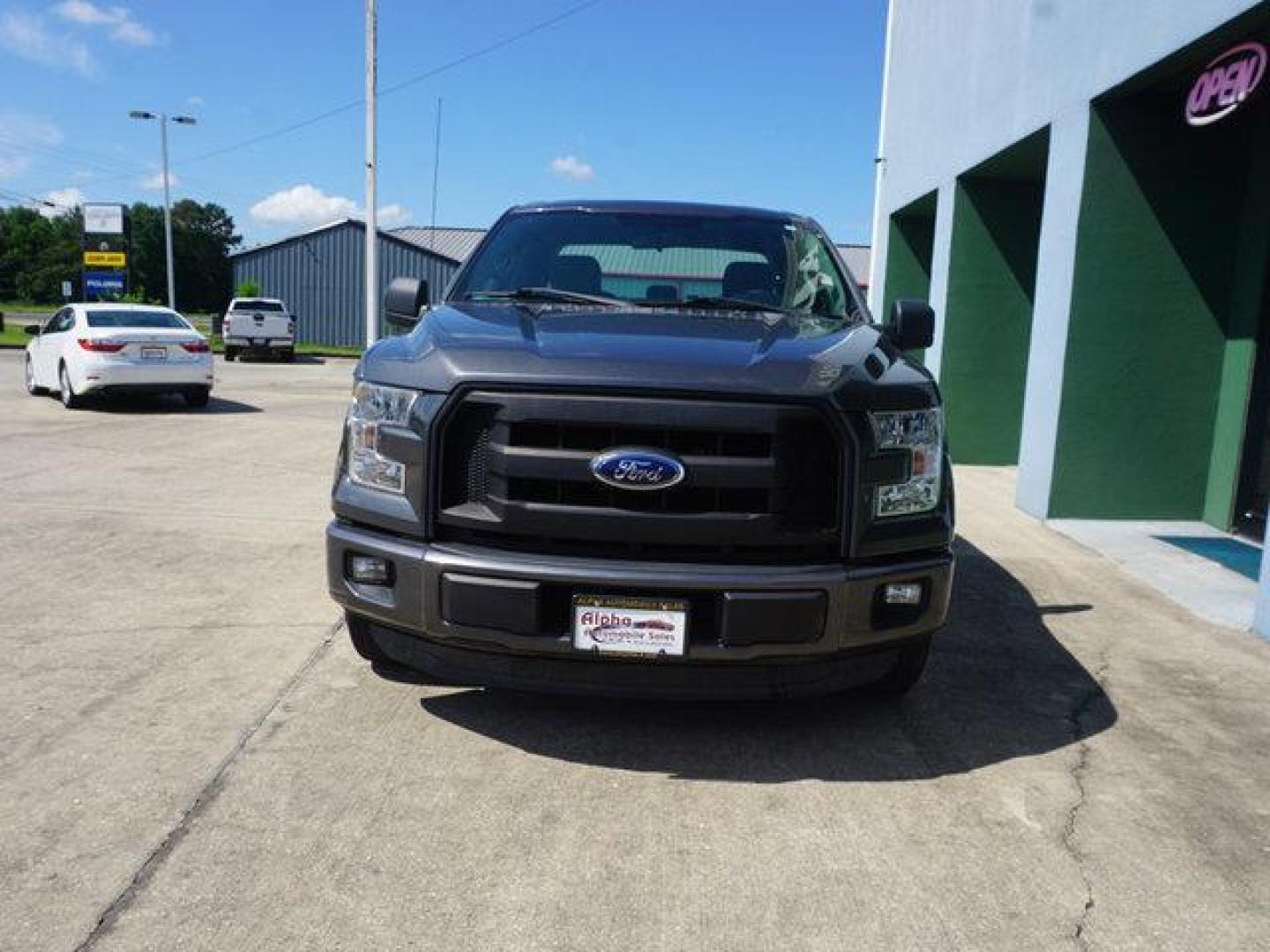 2015 Gray /Dark Earth Gray Ford F-150 2WD SuperCab 145 XL (1FTEX1CP0FK) with an 2.7L 6 Cyl engine, Automatic transmission, located at 6904 Johnston St., Lafayette, LA, 70503, (337) 988-1960, 30.143589, -92.100601 - Photo#3