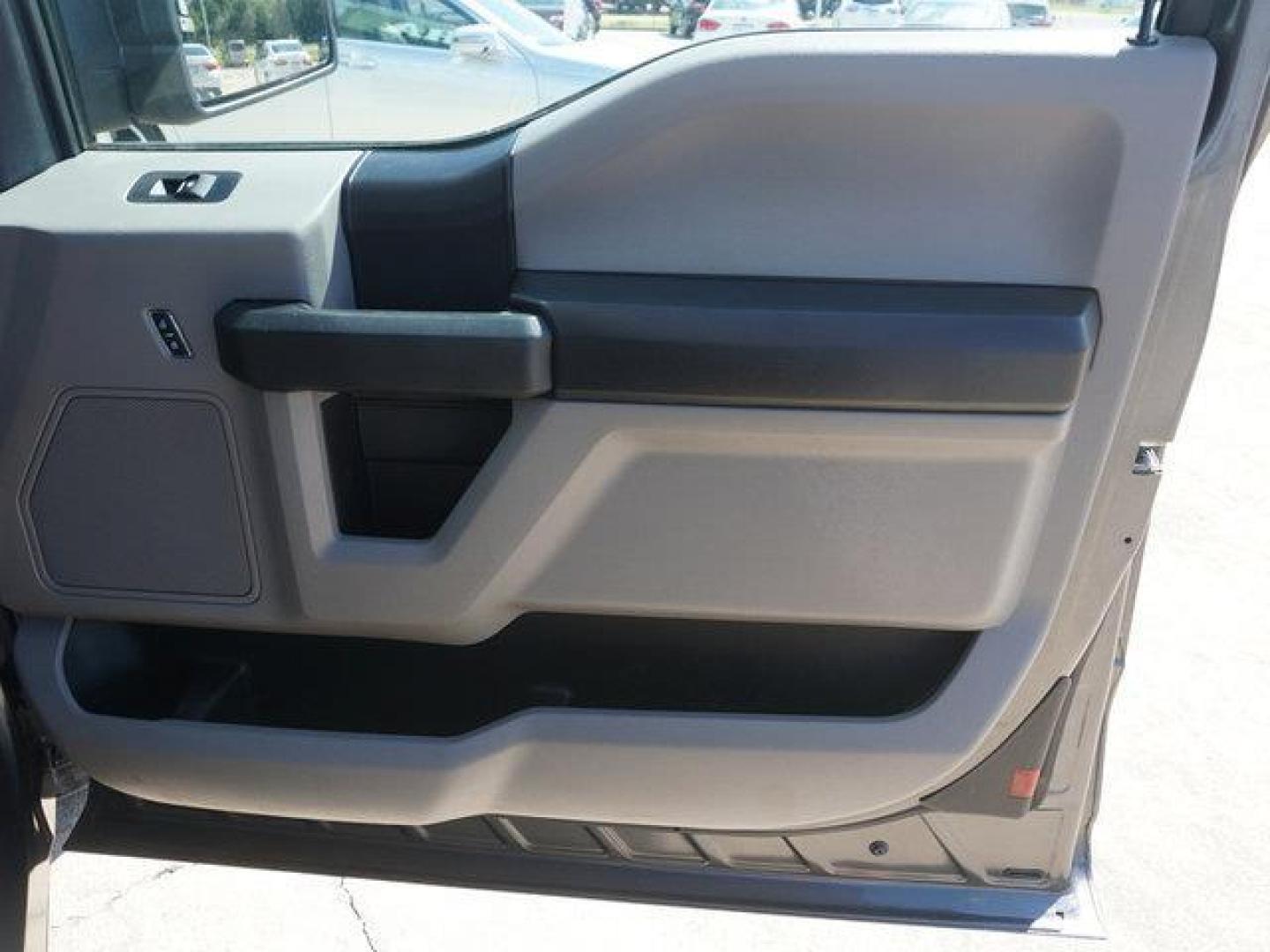 2015 Gray /Dark Earth Gray Ford F-150 2WD SuperCab 145 XL (1FTEX1CP0FK) with an 2.7L 6 Cyl engine, Automatic transmission, located at 6904 Johnston St., Lafayette, LA, 70503, (337) 988-1960, 30.143589, -92.100601 - Photo#18