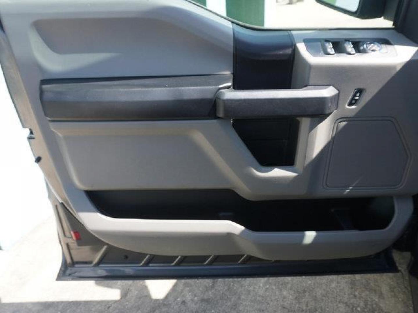 2015 Gray /Dark Earth Gray Ford F-150 2WD SuperCab 145 XL (1FTEX1CP0FK) with an 2.7L 6 Cyl engine, Automatic transmission, located at 6904 Johnston St., Lafayette, LA, 70503, (337) 988-1960, 30.143589, -92.100601 - Photo#24
