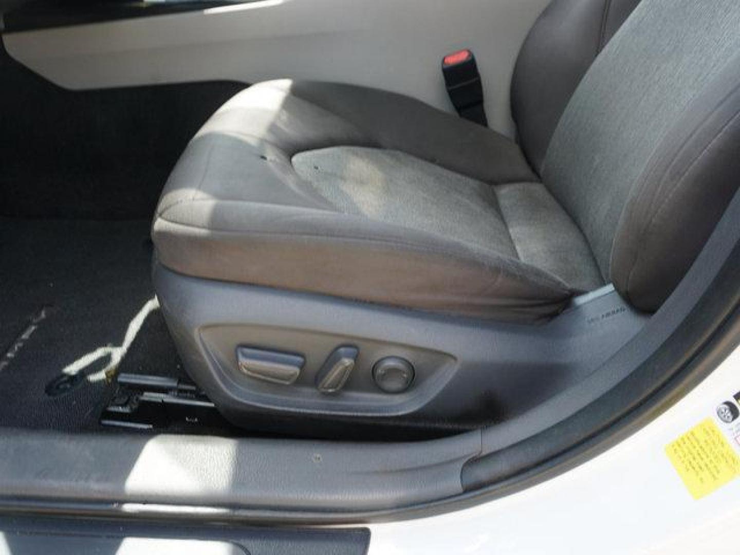 2019 Super White /Ash Toyota Camry LE Auto (Natl) (4T1B11HK0KU) with an 2.5L 4Cyl engine, Automatic transmission, located at 6904 Johnston St., Lafayette, LA, 70503, (337) 988-1960, 30.143589, -92.100601 - Photo#54