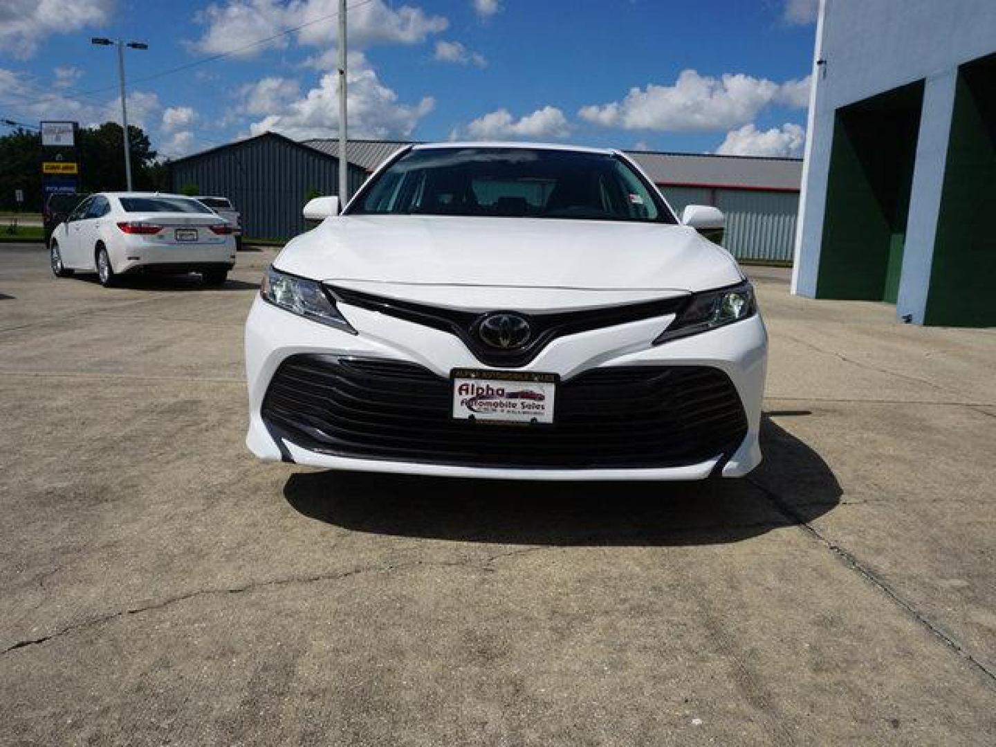2019 Super White /Ash Toyota Camry LE Auto (Natl) (4T1B11HK0KU) with an 2.5L 4Cyl engine, Automatic transmission, located at 6904 Johnston St., Lafayette, LA, 70503, (337) 988-1960, 30.143589, -92.100601 - Photo#36
