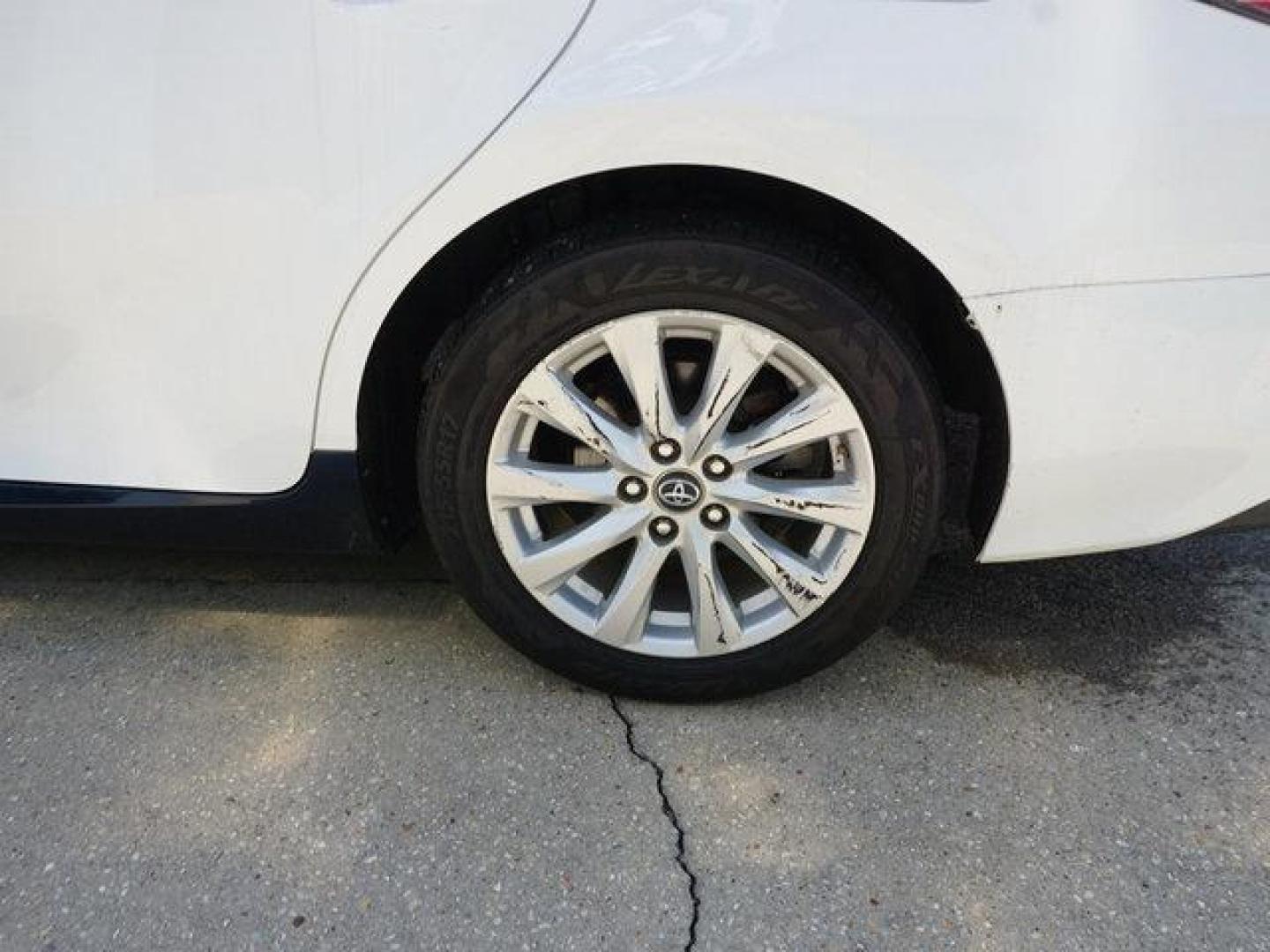 2019 Super White /Ash Toyota Camry LE Auto (Natl) (4T1B11HK0KU) with an 2.5L 4Cyl engine, Automatic transmission, located at 6904 Johnston St., Lafayette, LA, 70503, (337) 988-1960, 30.143589, -92.100601 - Photo#39
