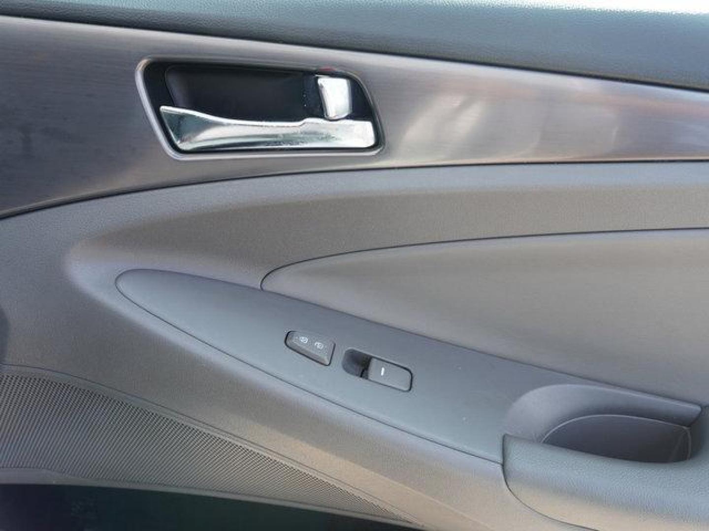 2012 Porcelain White Pearl /Camel Hyundai Sonata 4dr Sdn 2.4L Auto Hybrid (KMHEC4A41CA) with an 2.4L 4Cyl engine, Automatic transmission, located at 6904 Johnston St., Lafayette, LA, 70503, (337) 988-1960, 30.143589, -92.100601 - Photo#52