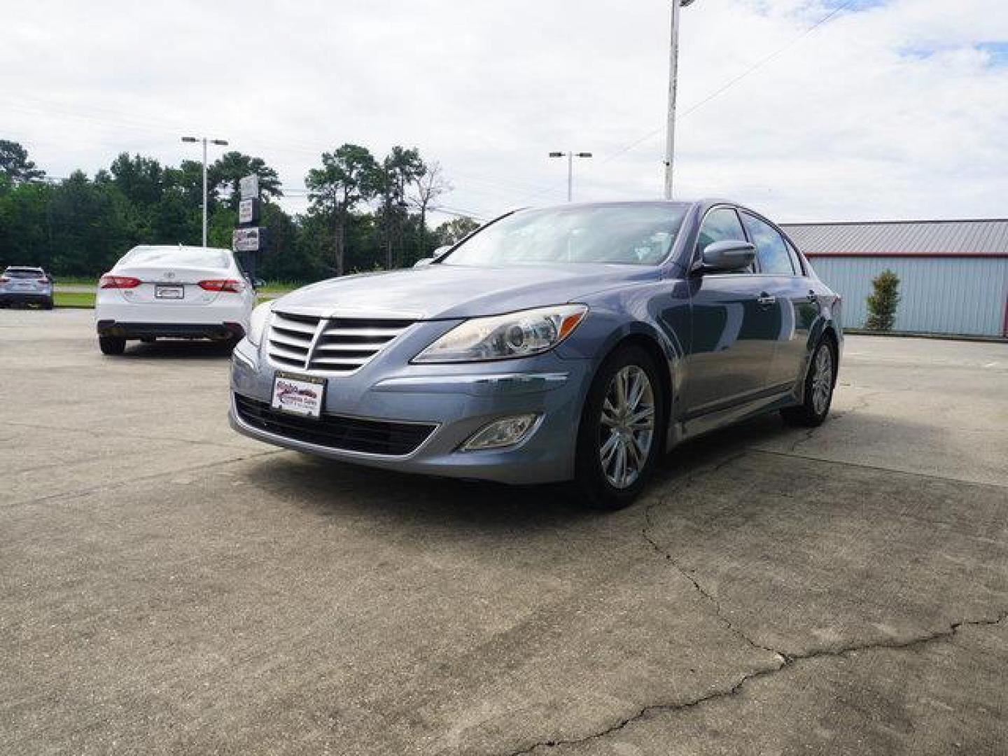 2014 Grey /Cashmere Hyundai Genesis 4dr Sdn V6 3.8L (KMHGC4DD6EU) with an 3.8L V6 engine, Automatic transmission, located at 6904 Johnston St., Lafayette, LA, 70503, (337) 988-1960, 30.143589, -92.100601 - Photo#5