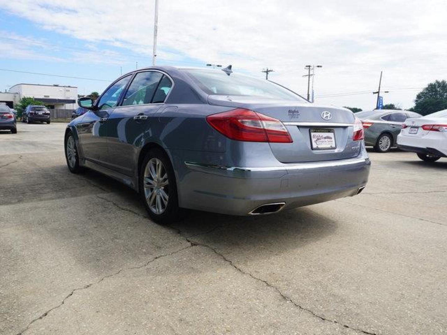 2014 Grey /Cashmere Hyundai Genesis 4dr Sdn V6 3.8L (KMHGC4DD6EU) with an 3.8L V6 engine, Automatic transmission, located at 6904 Johnston St., Lafayette, LA, 70503, (337) 988-1960, 30.143589, -92.100601 - Photo#8
