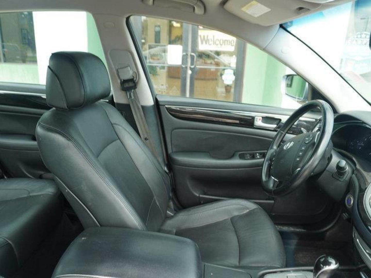 2014 Grey /Cashmere Hyundai Genesis 4dr Sdn V6 3.8L (KMHGC4DD6EU) with an 3.8L V6 engine, Automatic transmission, located at 6904 Johnston St., Lafayette, LA, 70503, (337) 988-1960, 30.143589, -92.100601 - Photo#15