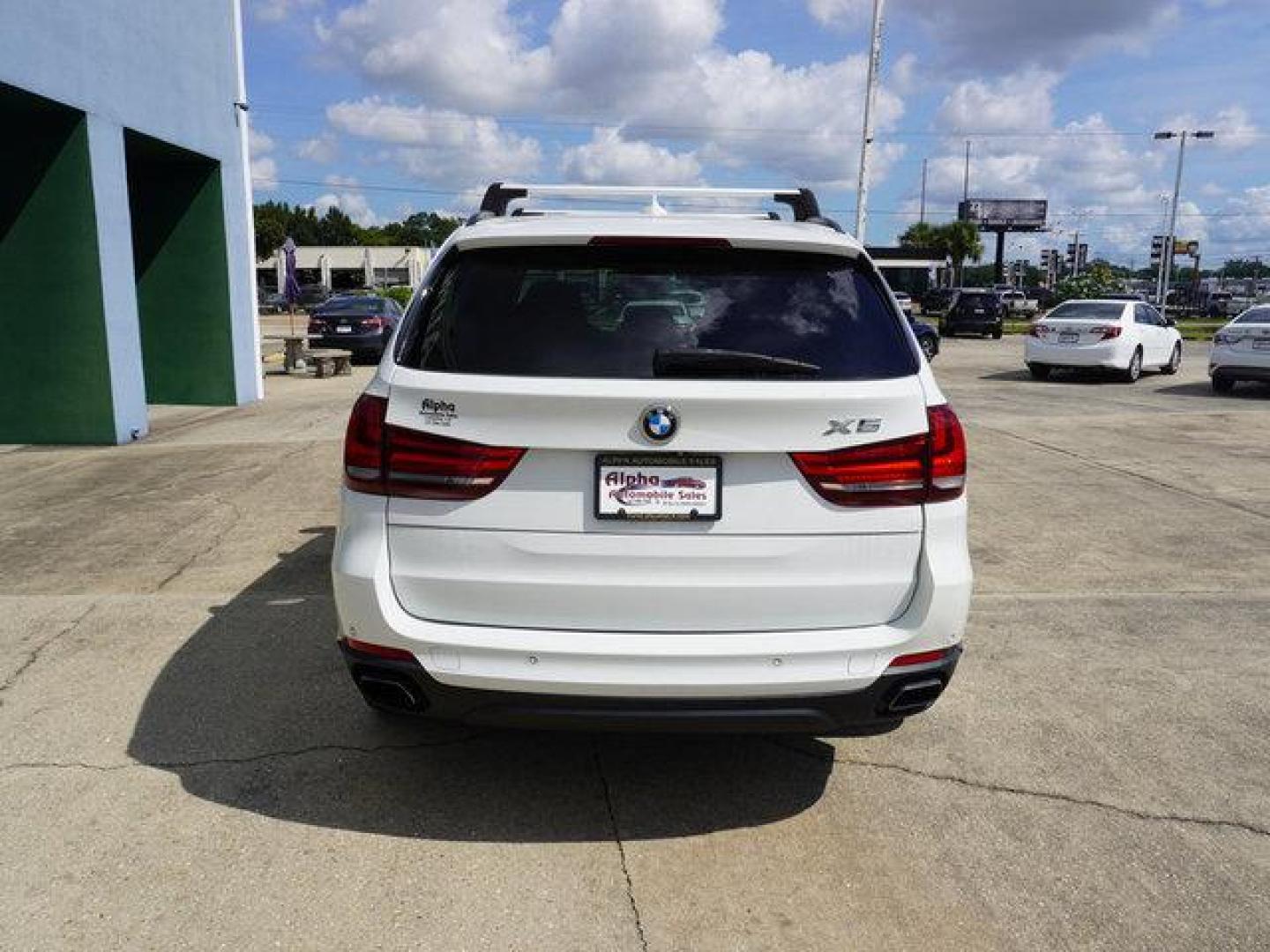 2015 White /Black BMW X5 AWD 4dr xDrive50i (5UXKR6C57F0) with an 4.4L V8 Turbo engine, Automatic transmission, located at 6904 Johnston St., Lafayette, LA, 70503, (337) 988-1960, 30.143589, -92.100601 - Photo#40