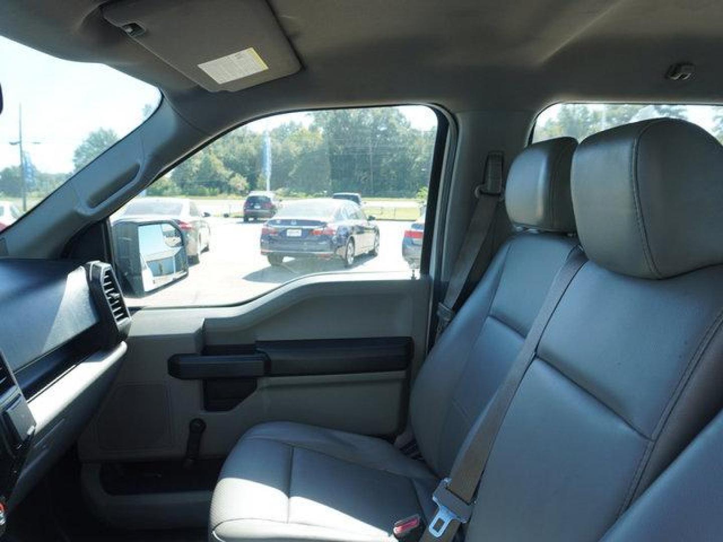 2017 Oxford White /Black Ford F-150 XL 2WD SuperCrew 5.5' Box (1FTEW1C8XHF) with an 3.5L 6 Cyl engine, Automatic transmission, located at 6904 Johnston St., Lafayette, LA, 70503, (337) 988-1960, 30.143589, -92.100601 - Photo#55