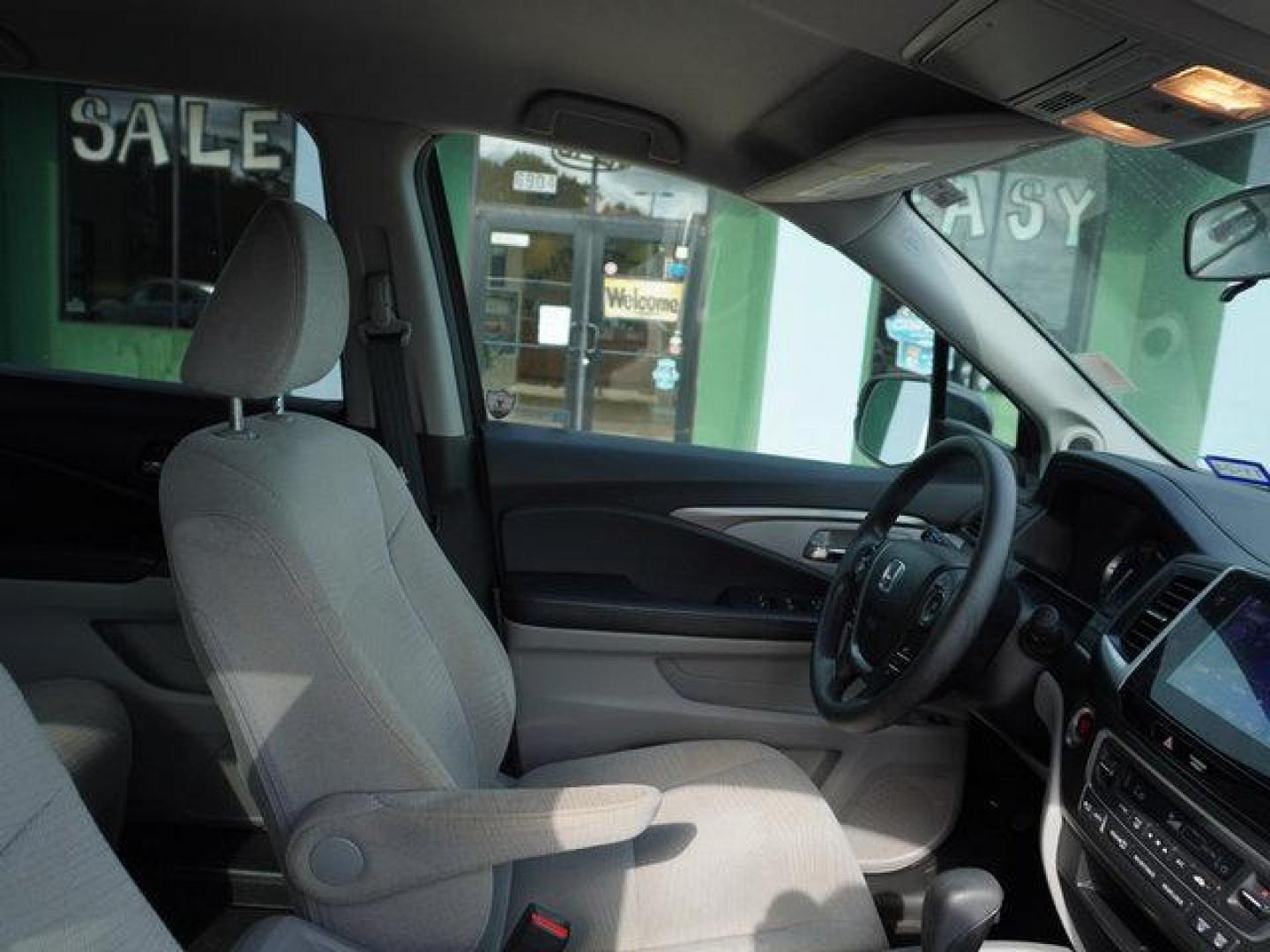2017 Obsidian Blue Pearl /Beige Honda Pilot EX 2WD (5FNYF5H36HB) with an 3.5L V6 engine, Automatic transmission, located at 6904 Johnston St., Lafayette, LA, 70503, (337) 988-1960, 30.143589, -92.100601 - Photo#49
