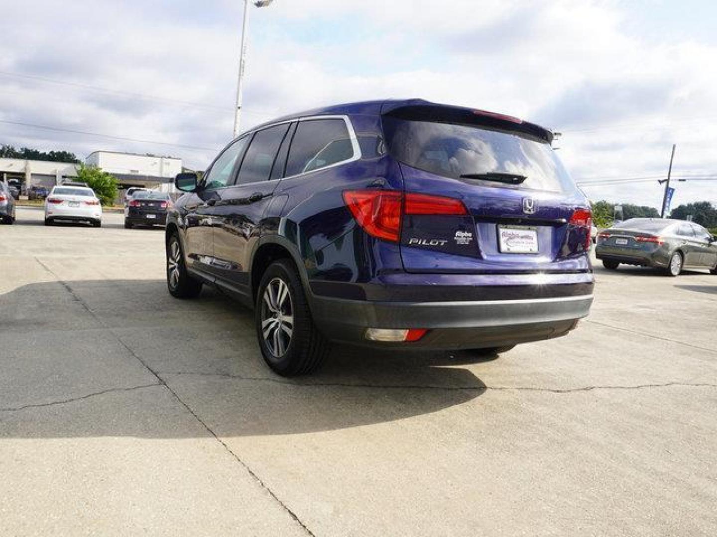 2017 Obsidian Blue Pearl /Beige Honda Pilot EX 2WD (5FNYF5H36HB) with an 3.5L V6 engine, Automatic transmission, located at 6904 Johnston St., Lafayette, LA, 70503, (337) 988-1960, 30.143589, -92.100601 - Photo#8